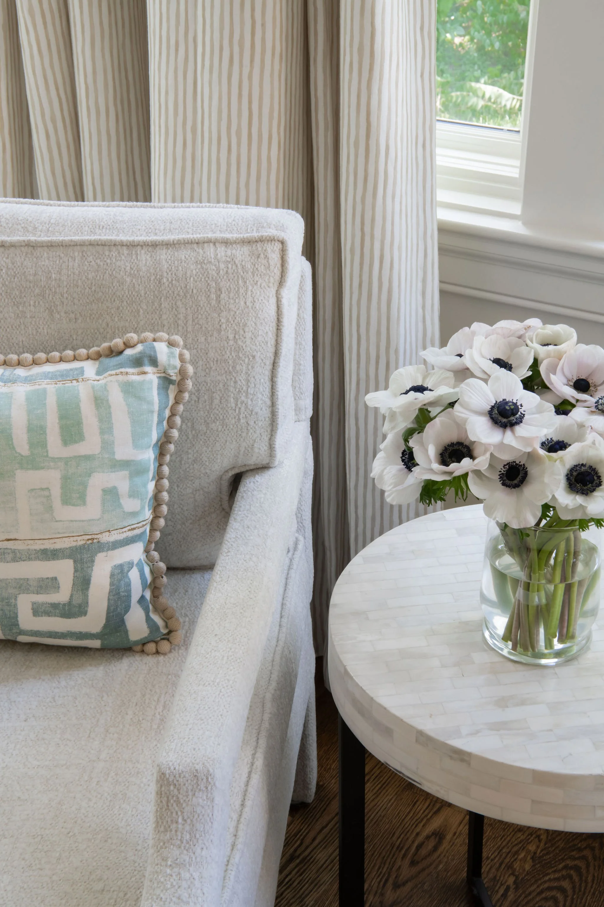 Luxury residential interior design by Kate Figler Interiors in Nashville featuring timeless and layered interiors.