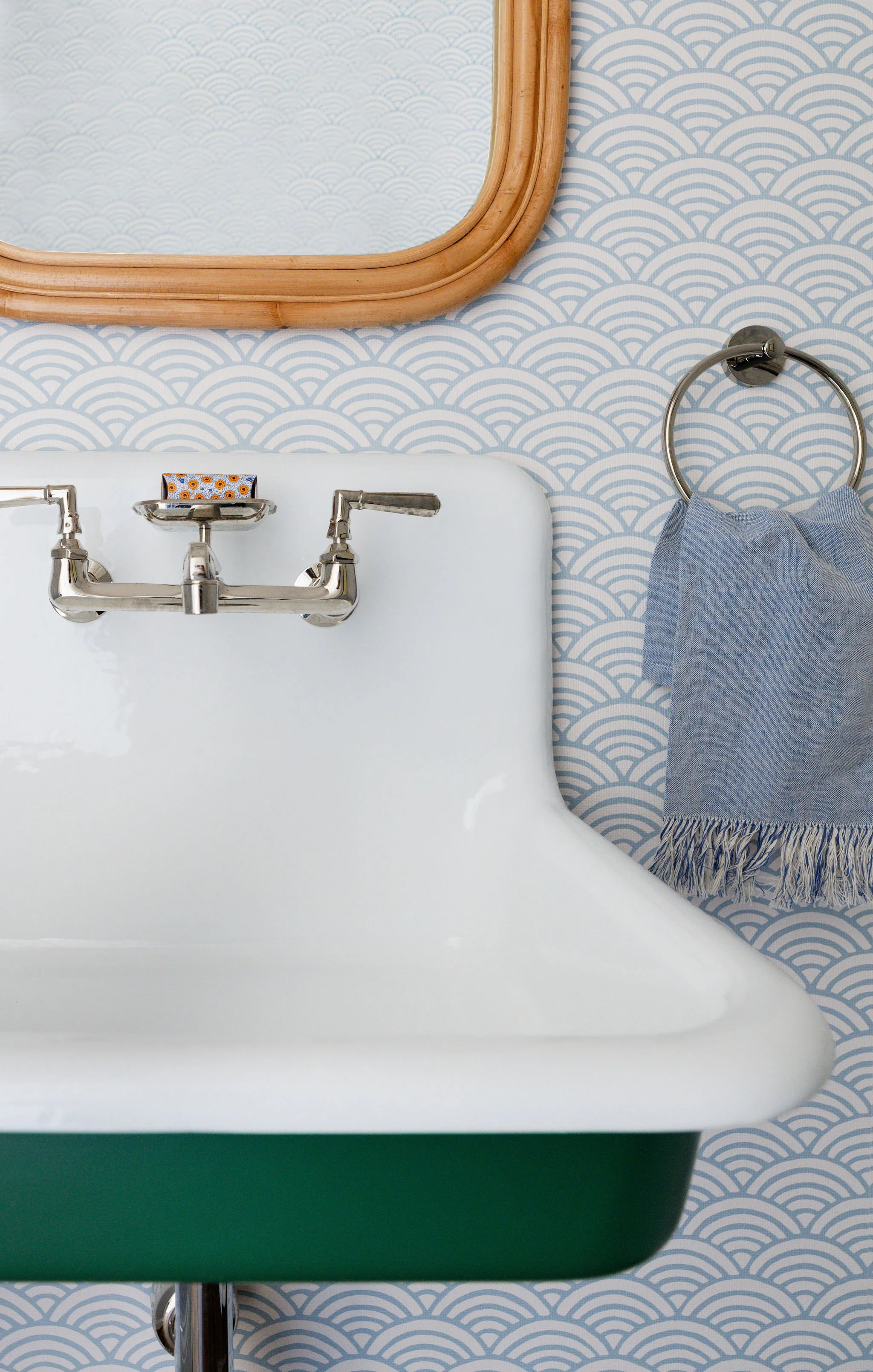 Luxury residential interior design by Kate Figler Interiors in Nashville featuring timeless and layered interiors.