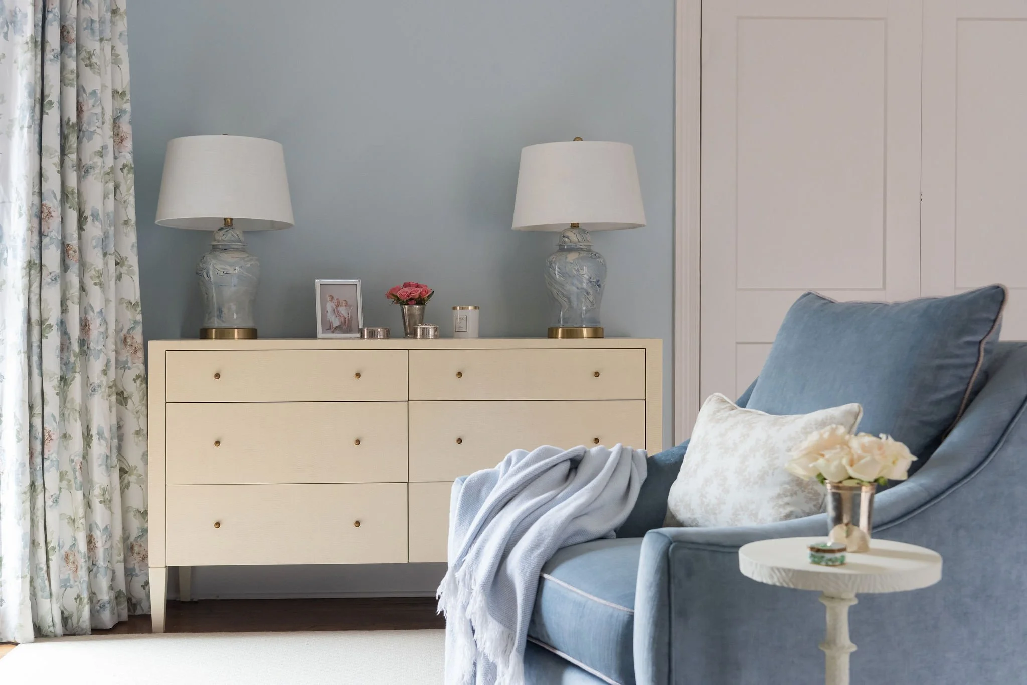 Luxury residential interior design by Kate Figler Interiors in Nashville featuring timeless and layered interiors.