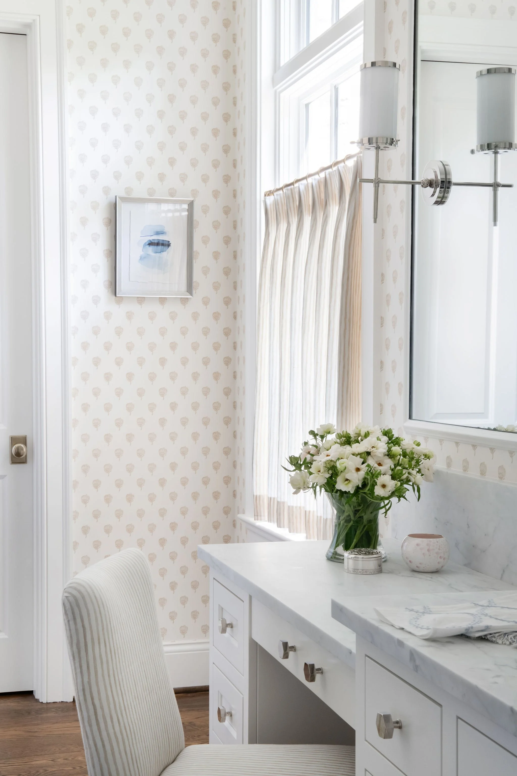 Luxury residential interior design by Kate Figler Interiors in Nashville featuring timeless and layered interiors.