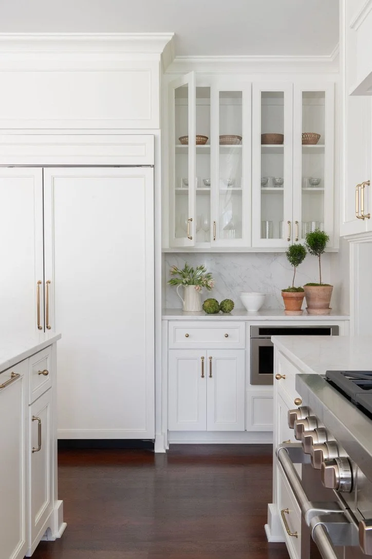 Luxury residential interior design by Kate Figler Interiors in Nashville featuring timeless and layered interiors.