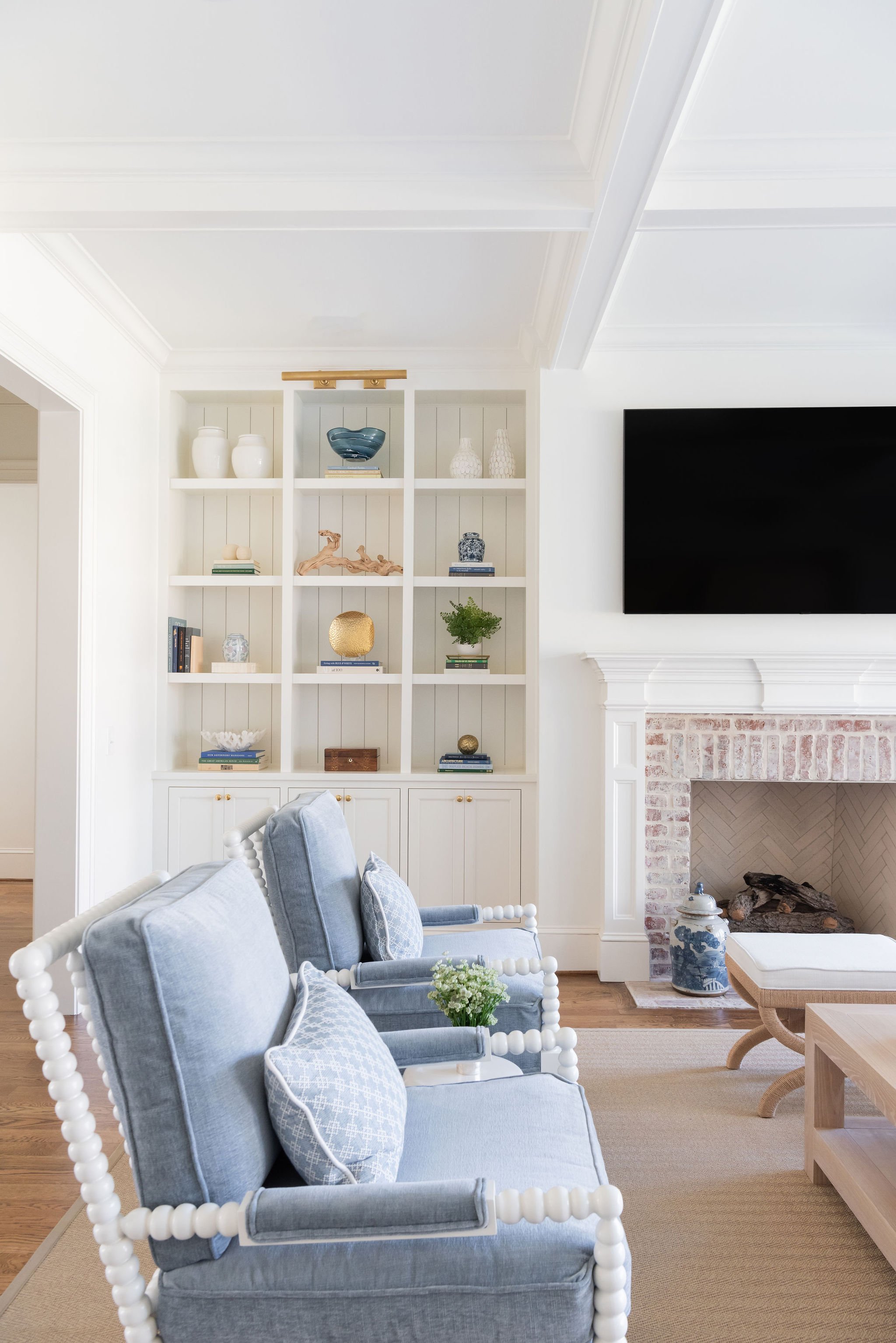 Luxury residential interior design by Kate Figler Interiors in Nashville featuring timeless and layered interiors.