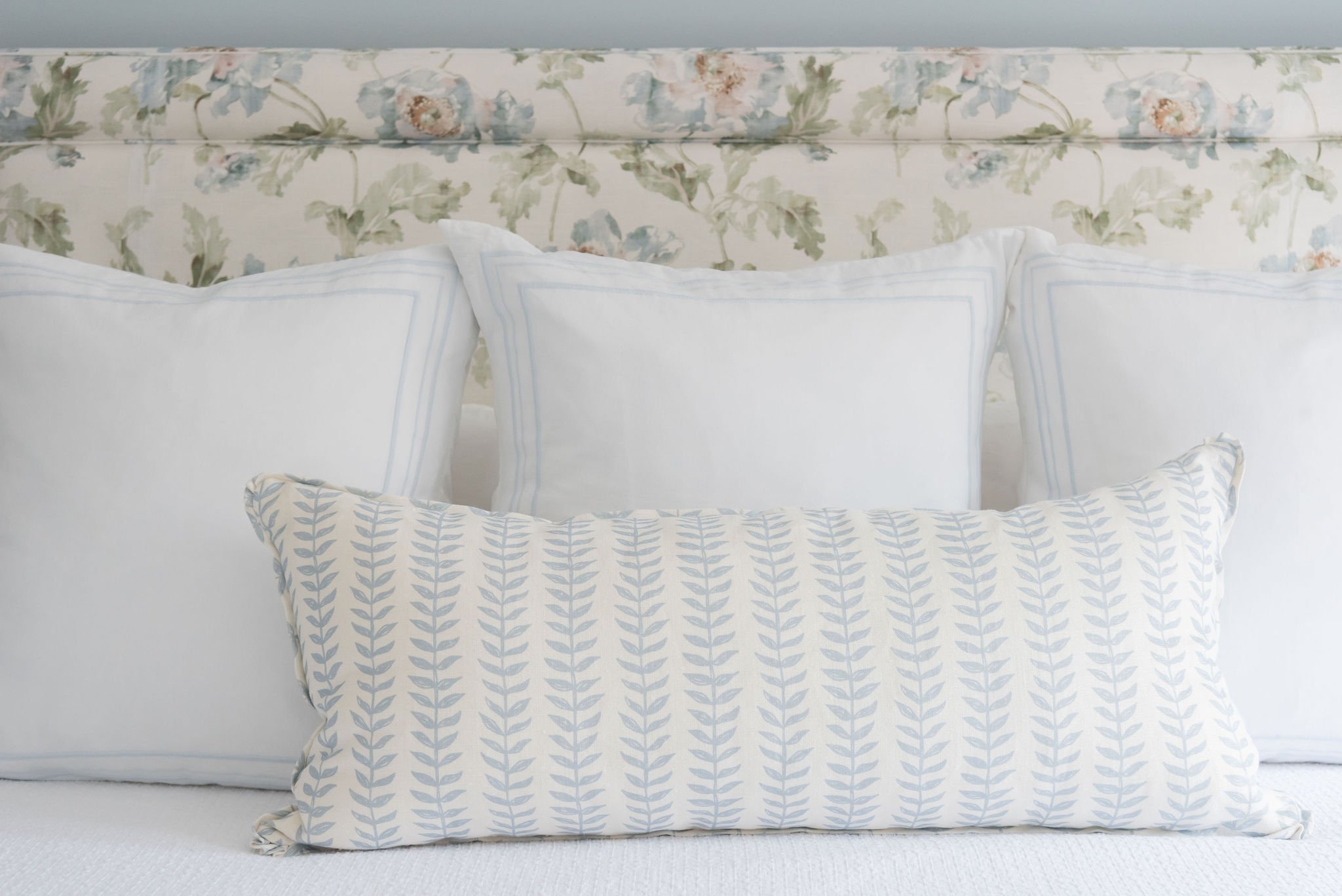 Luxury residential interior design by Kate Figler Interiors in Nashville featuring timeless and layered interiors.