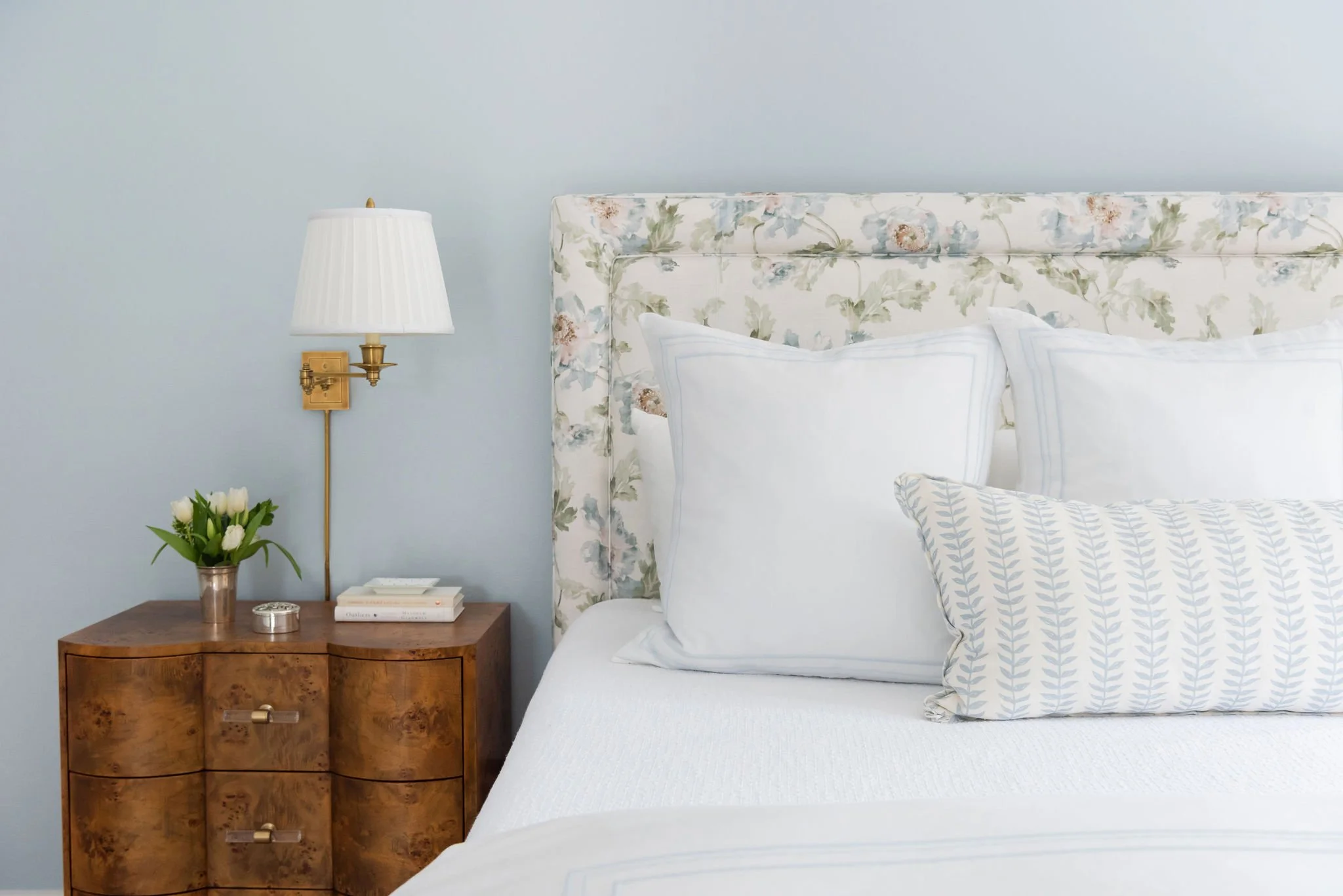 Luxury residential interior design by Kate Figler Interiors in Nashville featuring timeless and layered interiors.
