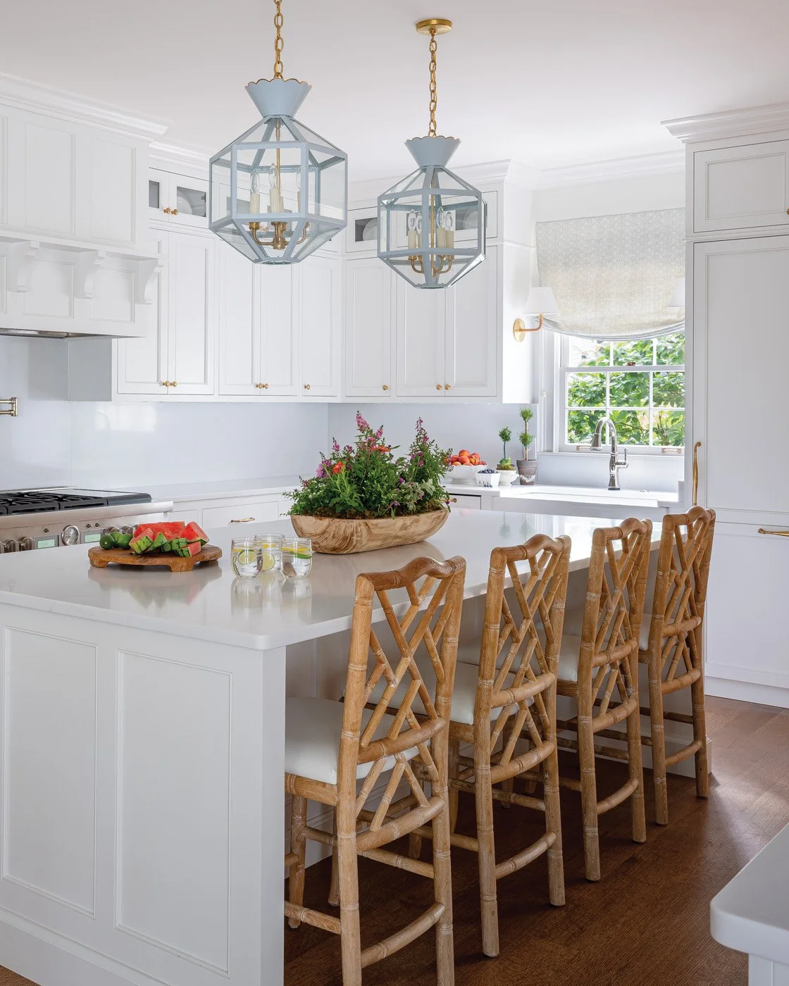 Luxury residential interior design by Kate Figler Interiors in Nashville featuring timeless and layered interiors.