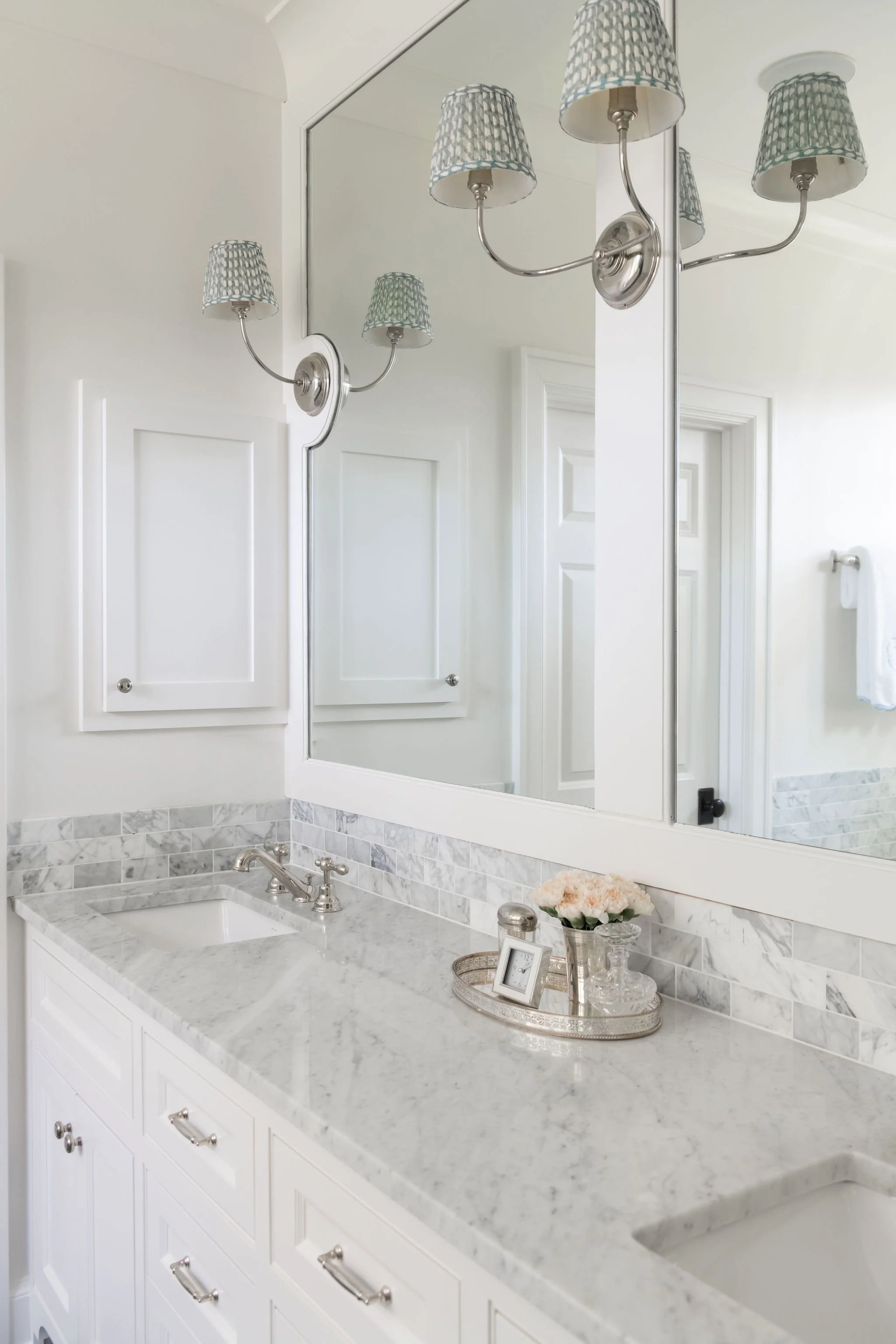 Luxury residential interior design by Kate Figler Interiors in Nashville featuring timeless and layered interiors.