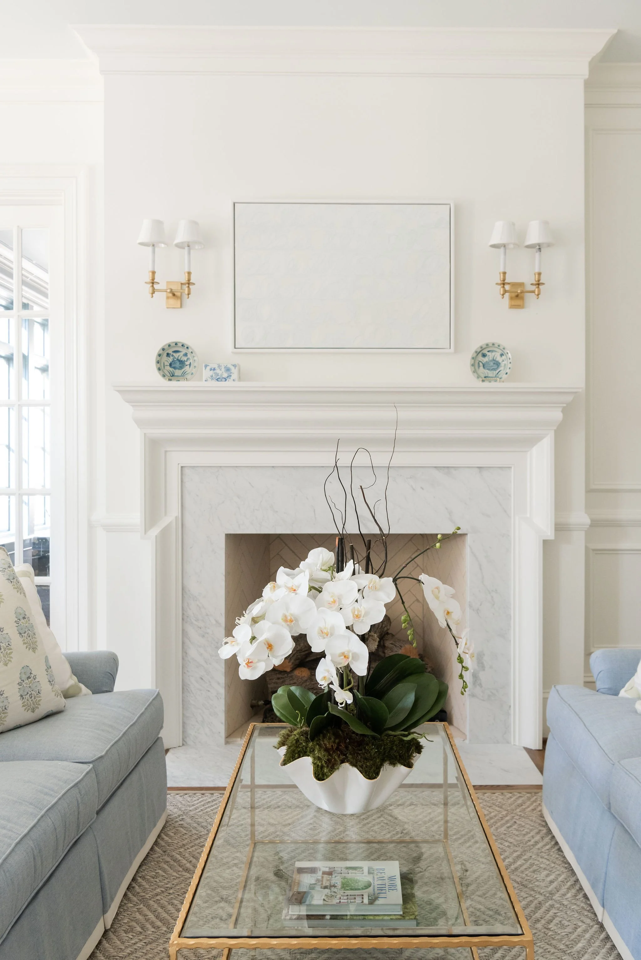 Luxury residential interior design by Kate Figler Interiors in Nashville featuring timeless and layered interiors.
