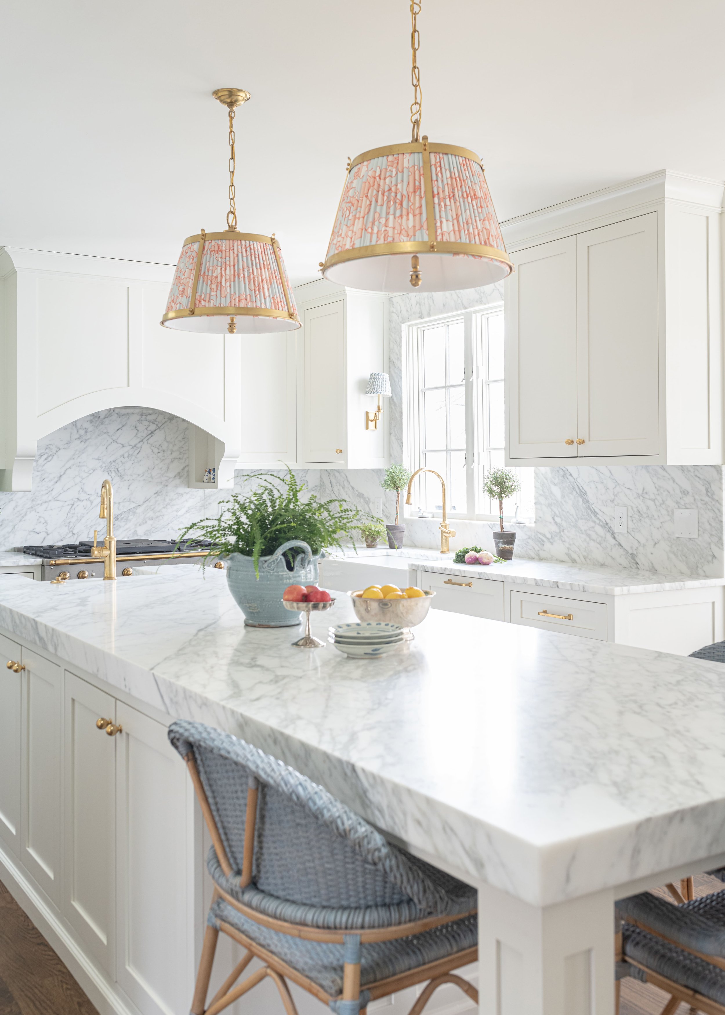 Luxury residential interior design by Kate Figler Interiors in Nashville featuring timeless and layered interiors.
