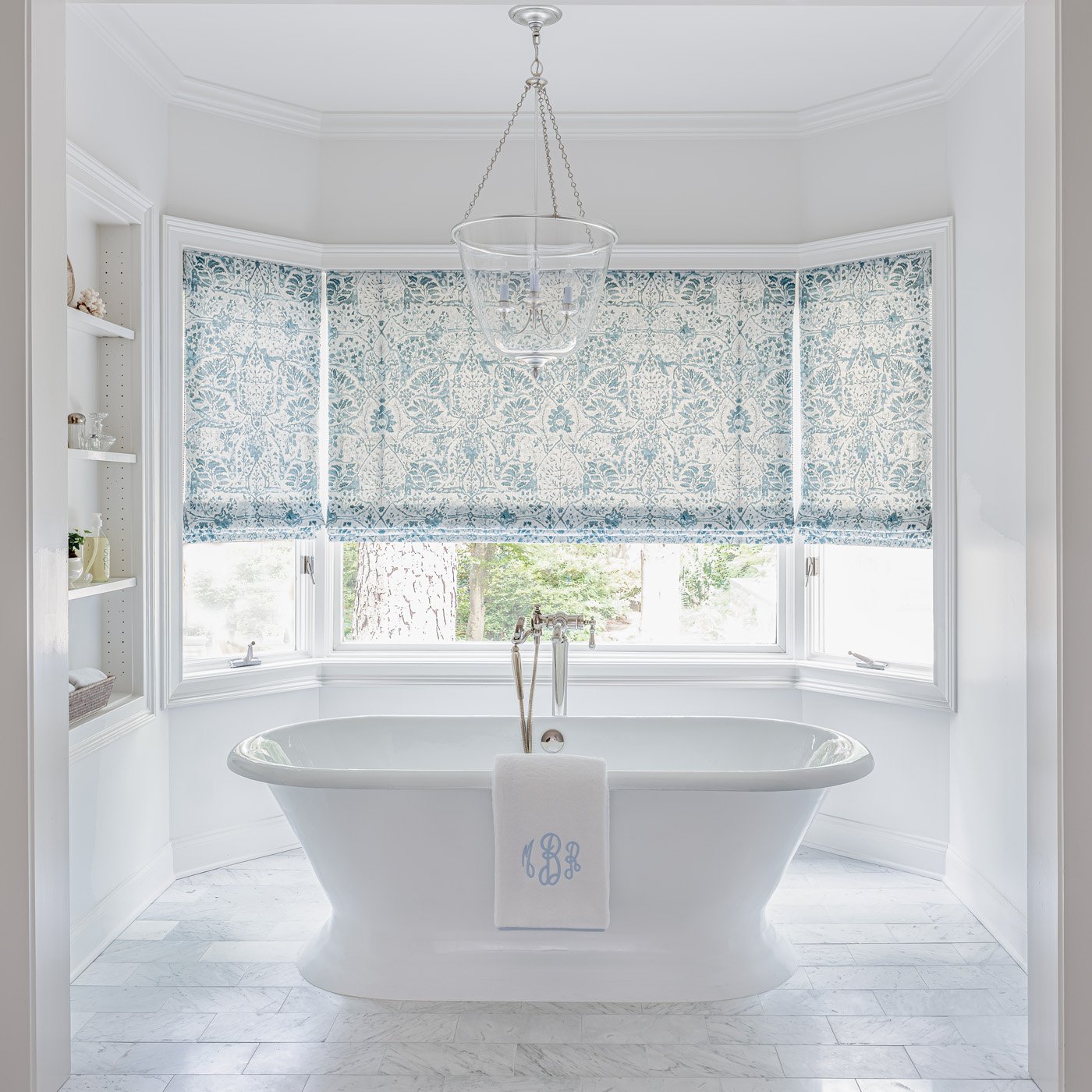 Luxury residential interior design by Kate Figler Interiors in Nashville featuring timeless and layered interiors.