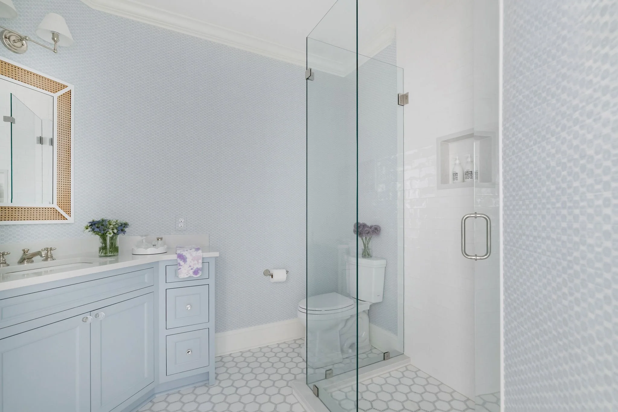 Luxury residential interior design by Kate Figler Interiors in Nashville featuring timeless and layered interiors.