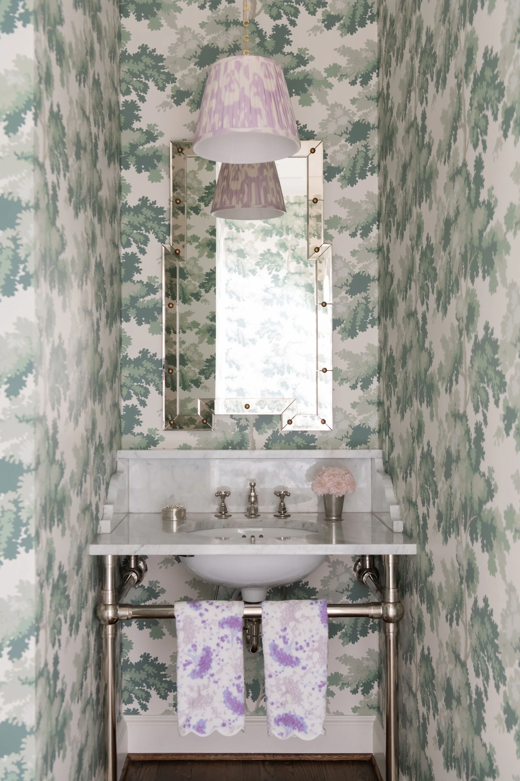 Luxury residential interior design by Kate Figler Interiors in Nashville featuring timeless and layered interiors.