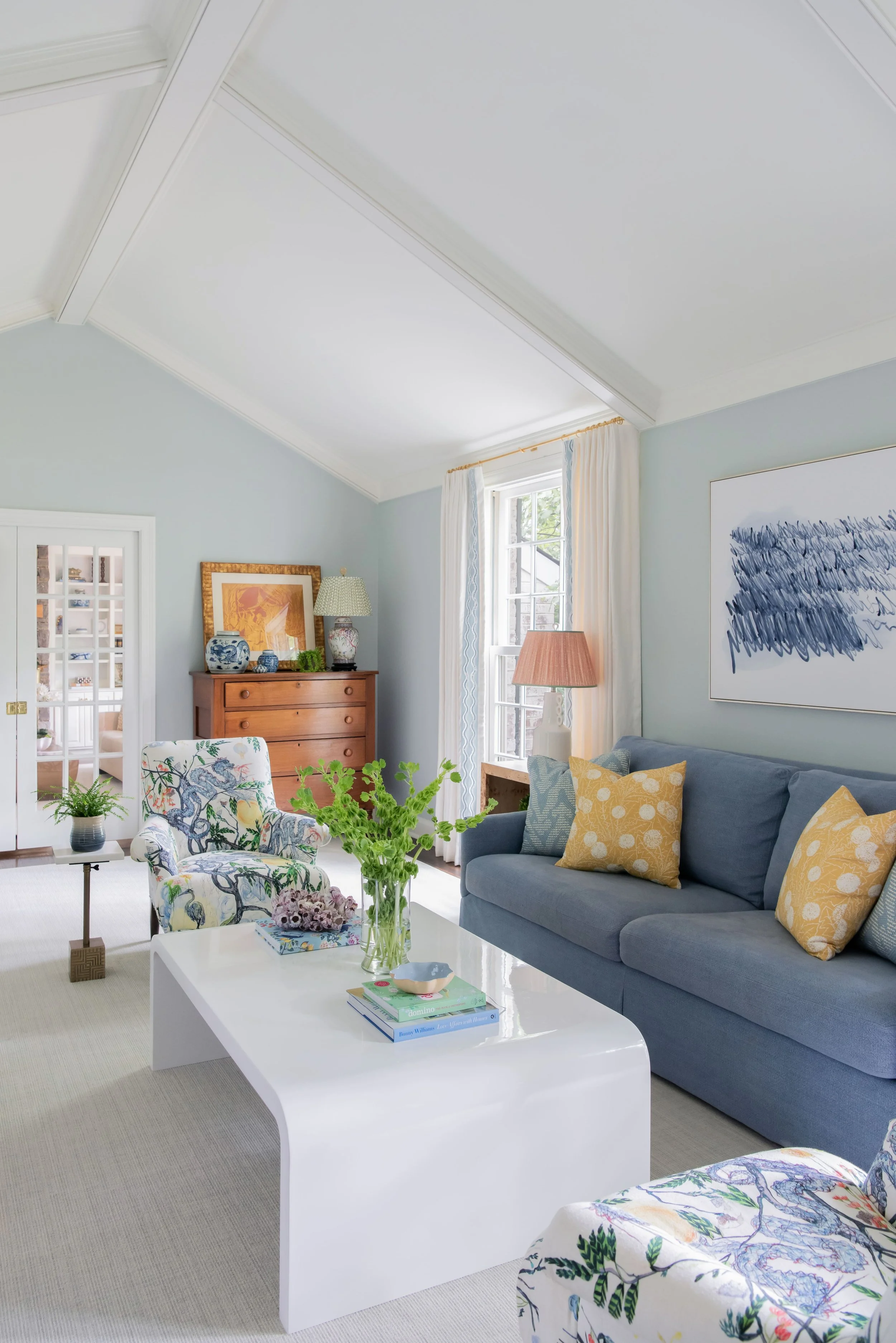 Luxury residential interior design by Kate Figler Interiors in Nashville featuring timeless and layered interiors.