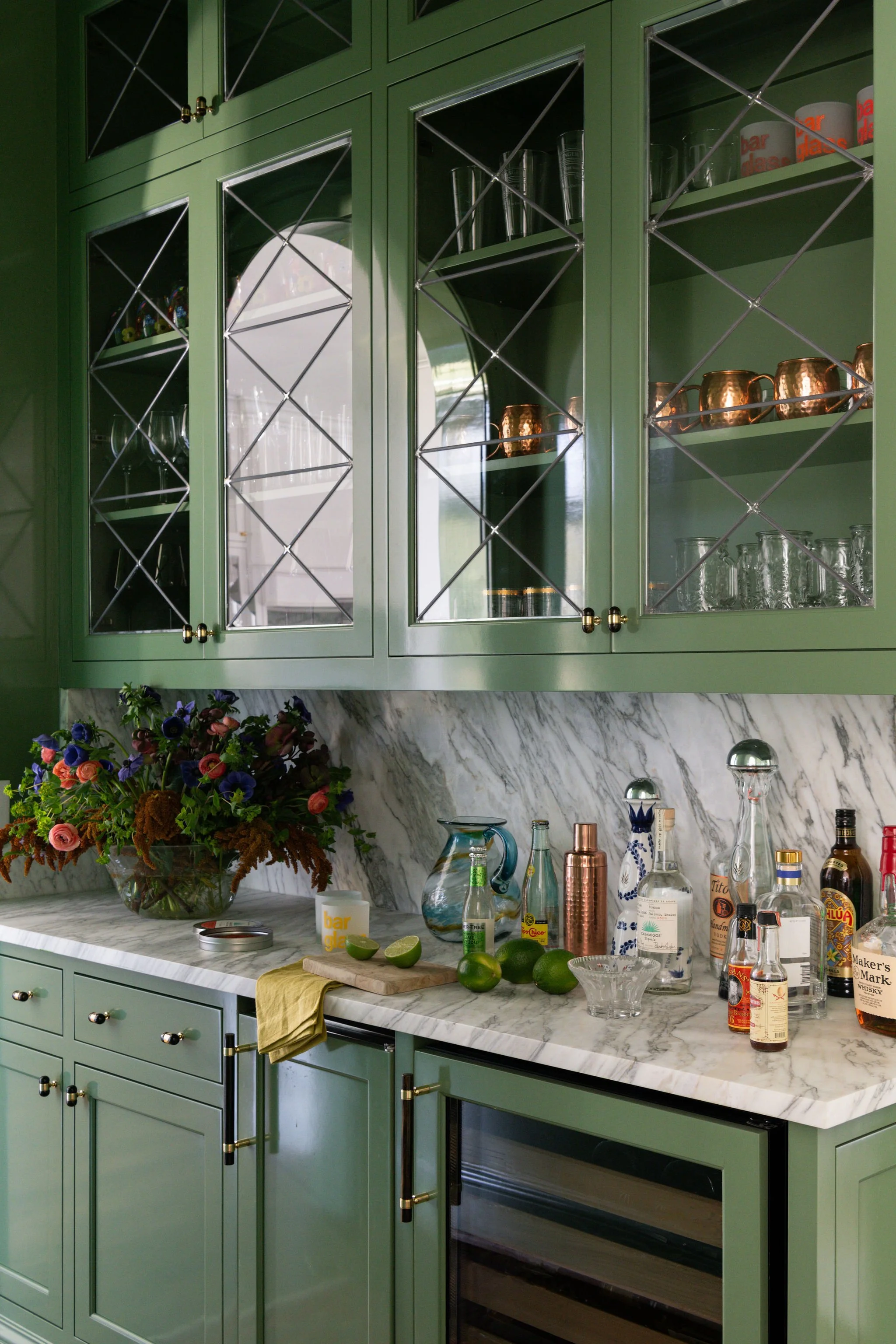 Luxury residential interior design by Kate Figler Interiors in Nashville featuring timeless and layered interiors.