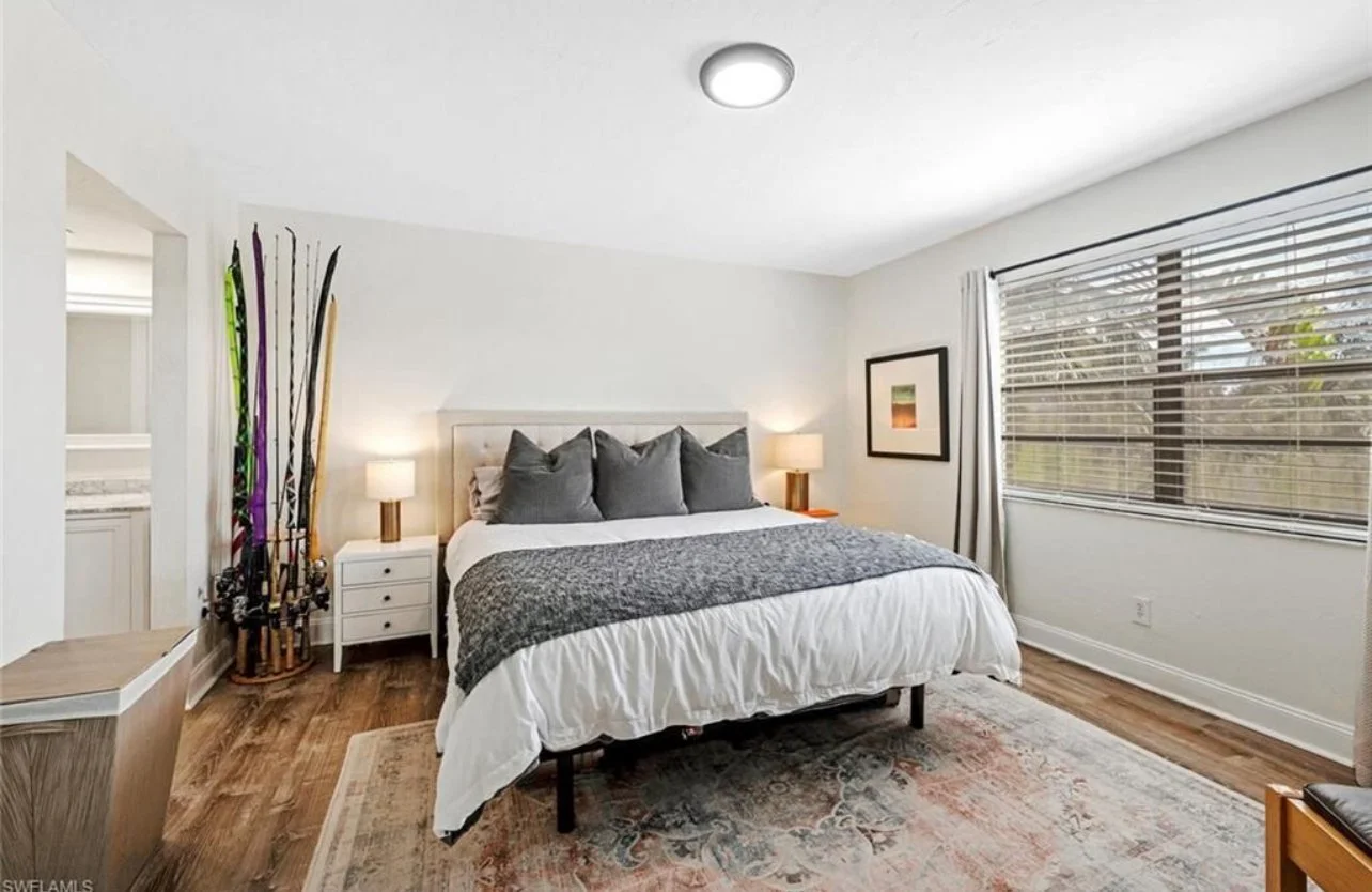 Master bed room 