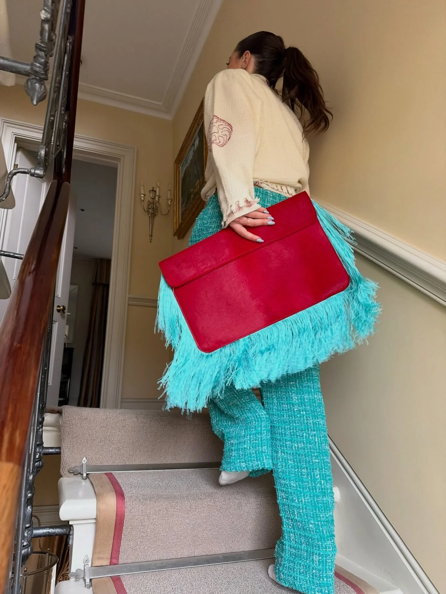The Rozi Point Clutch RESTOCKED for now x

Alissar seen with the Rozi Point Clutch, Limited Stock Available link in bio 🪭