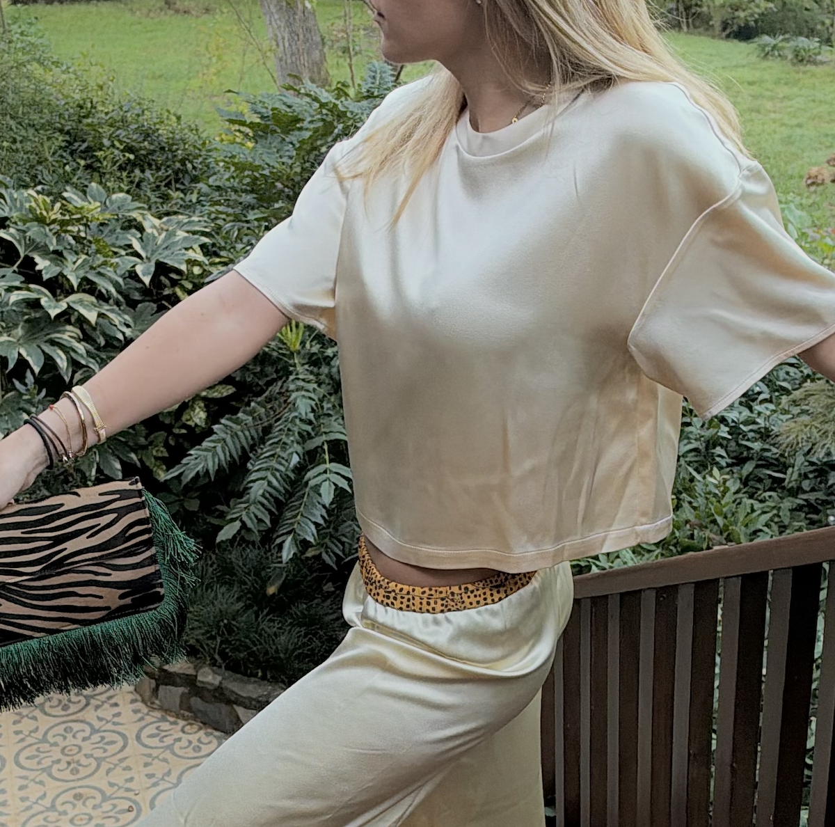 The Bomi Silk T-shirt - Pavo