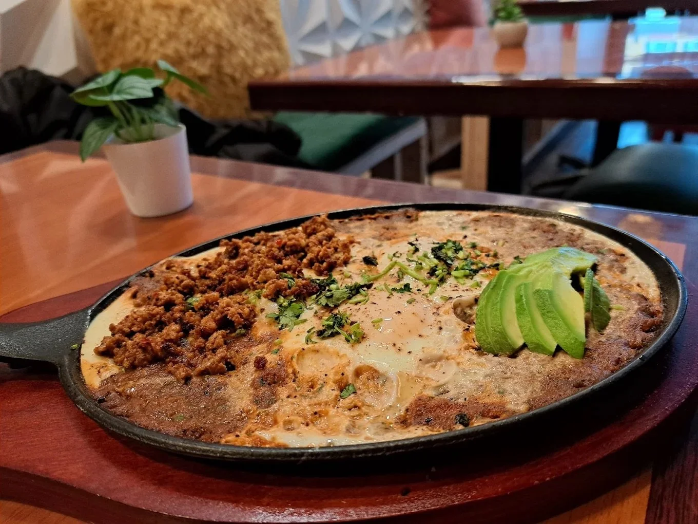 Huevos a la Cazuela con Chorizo