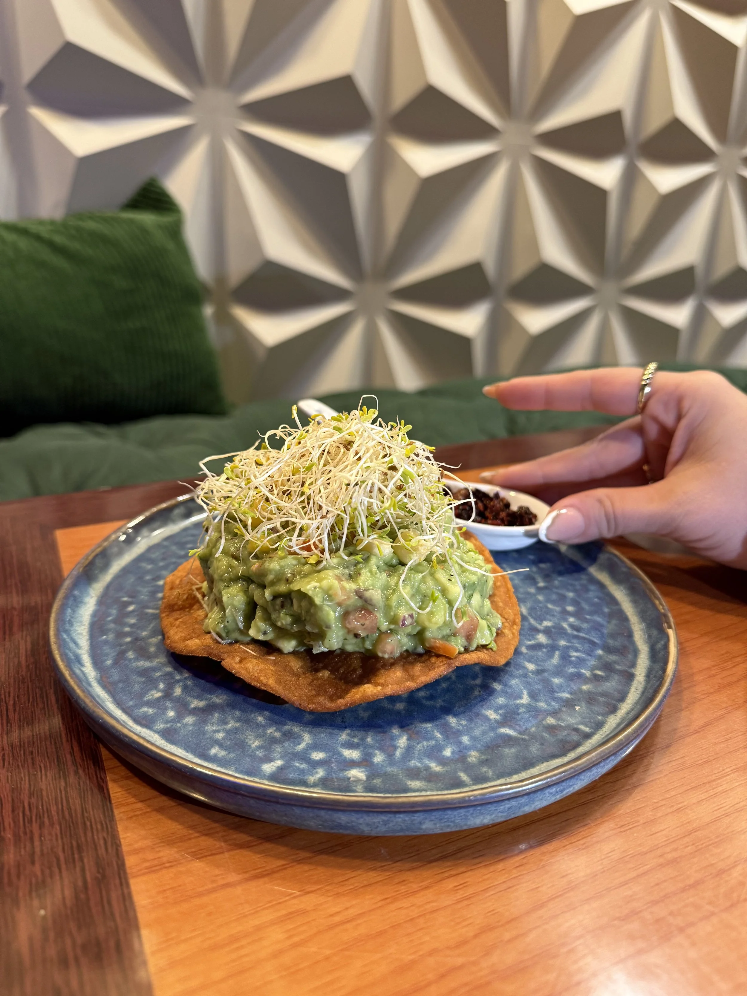 Tostada de Aguacate