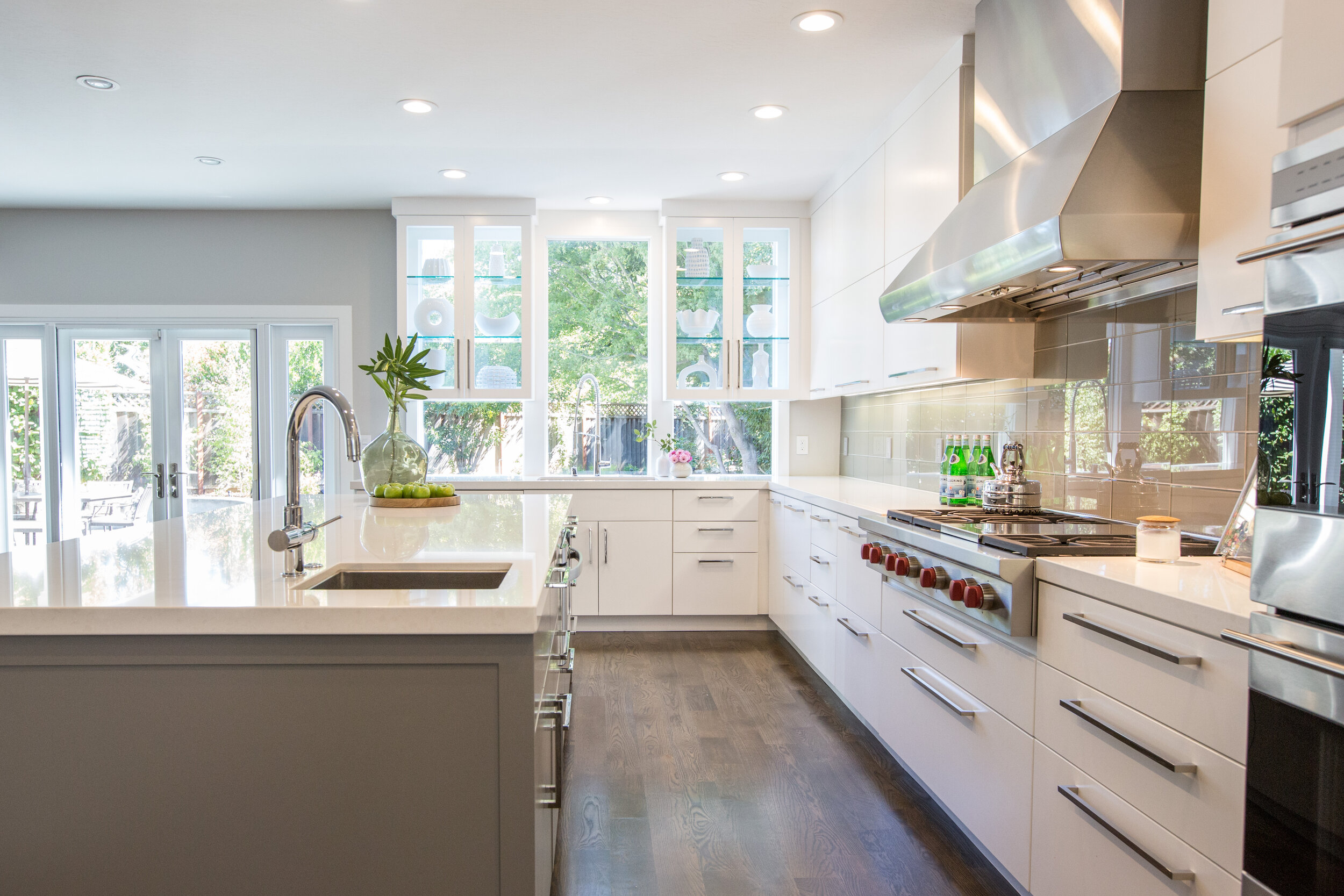 MODERN KITCHEN REMODEL