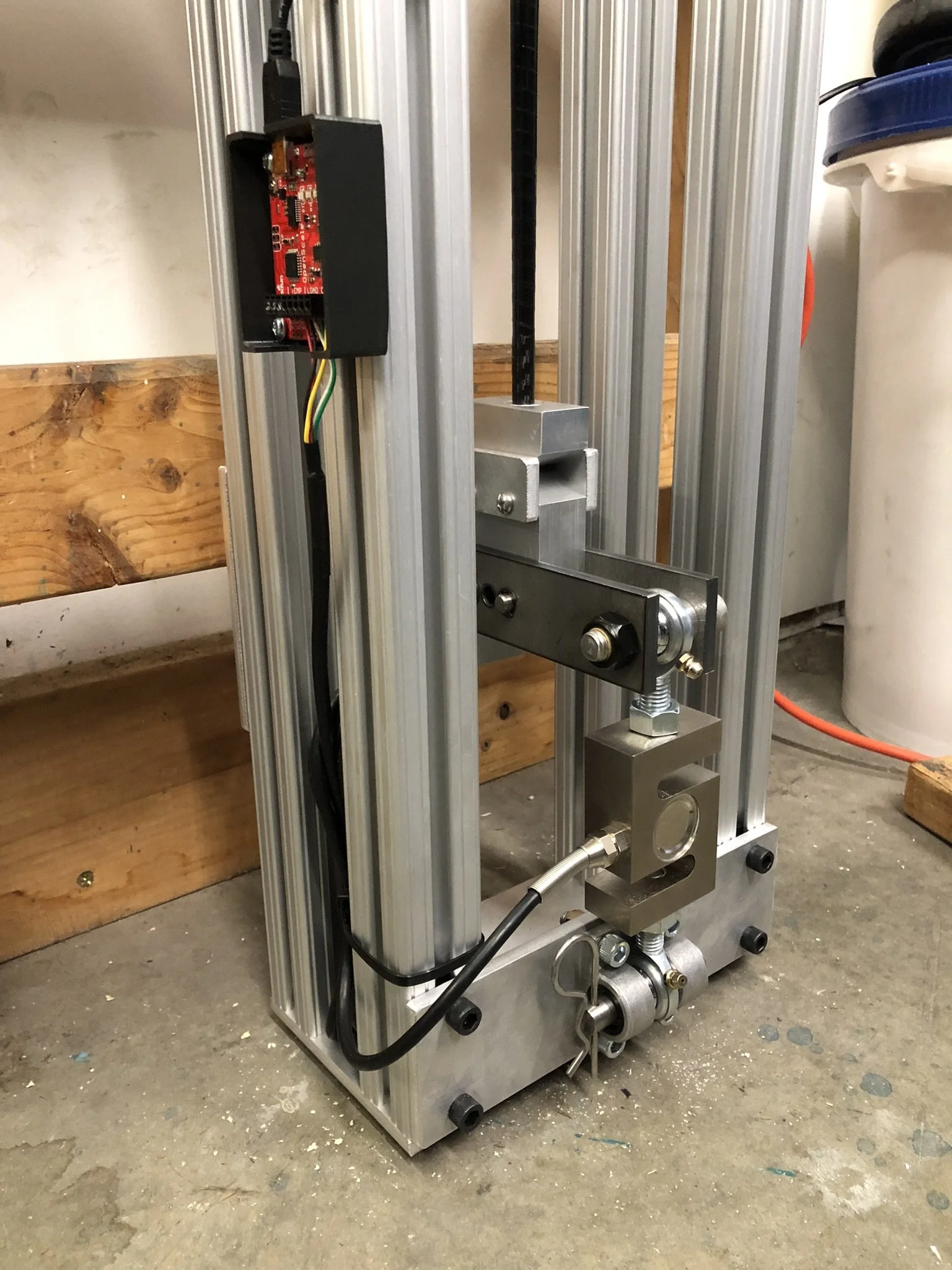 Load cell linkage