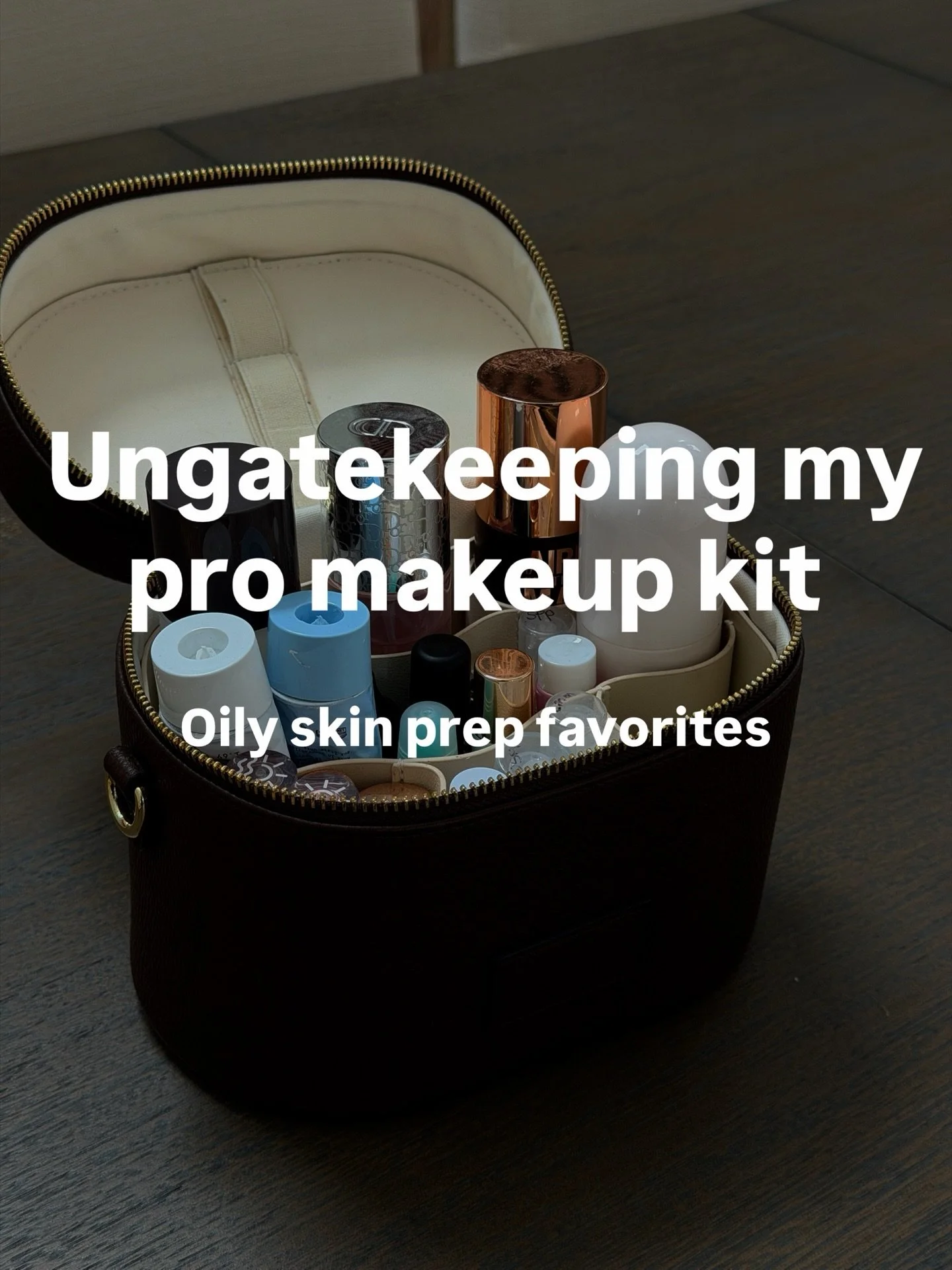 Ungatekeeping all my favorite skin prep goodies for oily skin. Simply can&rsquo;t live without them in my pro makeup kit! Are there any good ones I&rsquo;m missing? 

#makeupartistkit #makeupkit #oilyskin