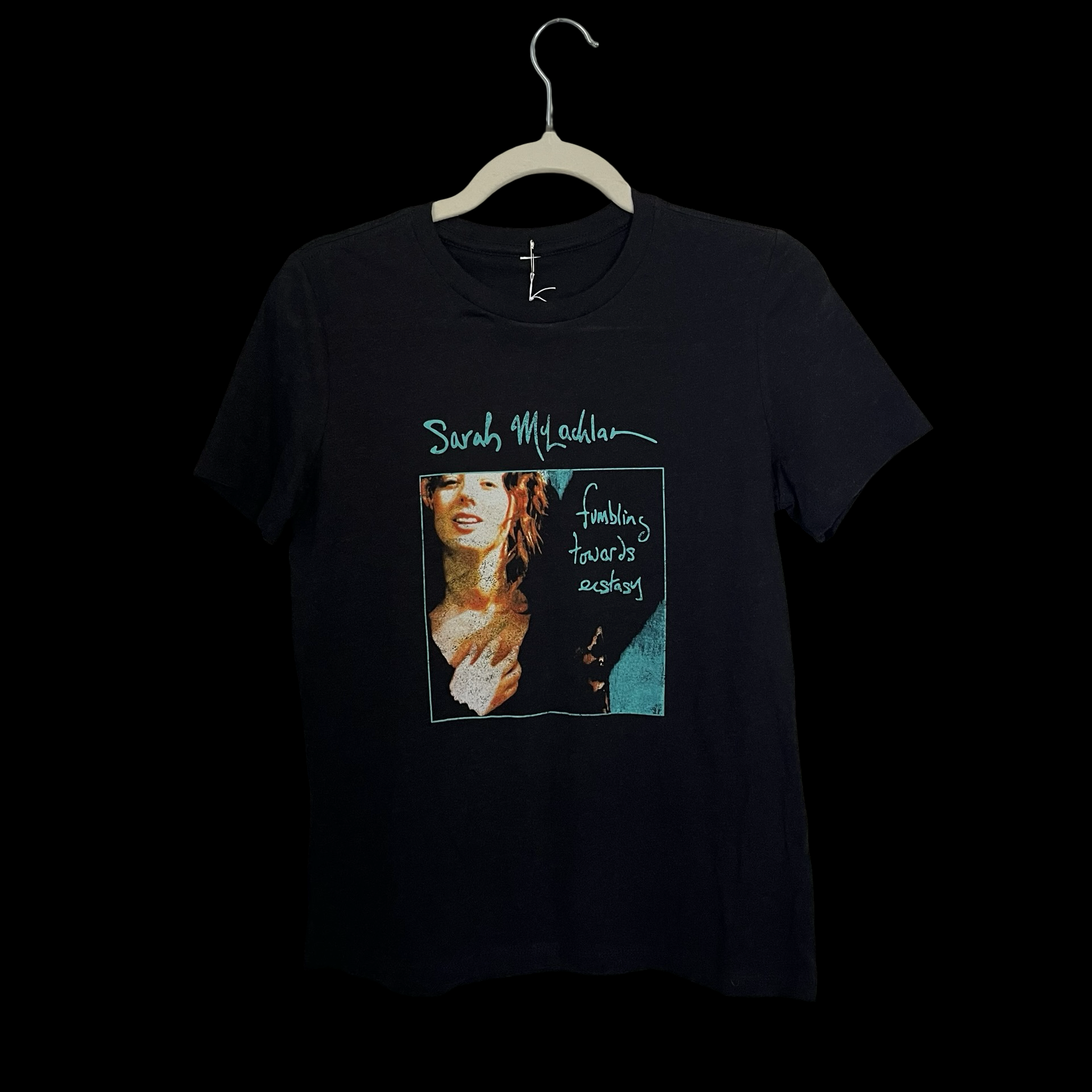 sarah tour tee