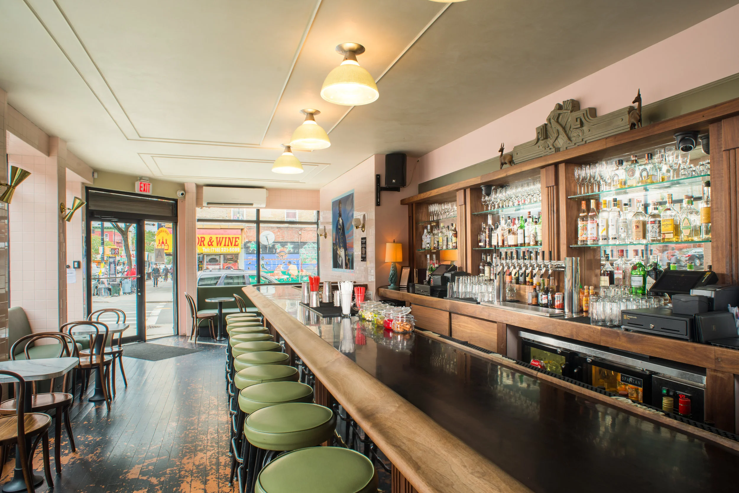 Bar 2.jpg