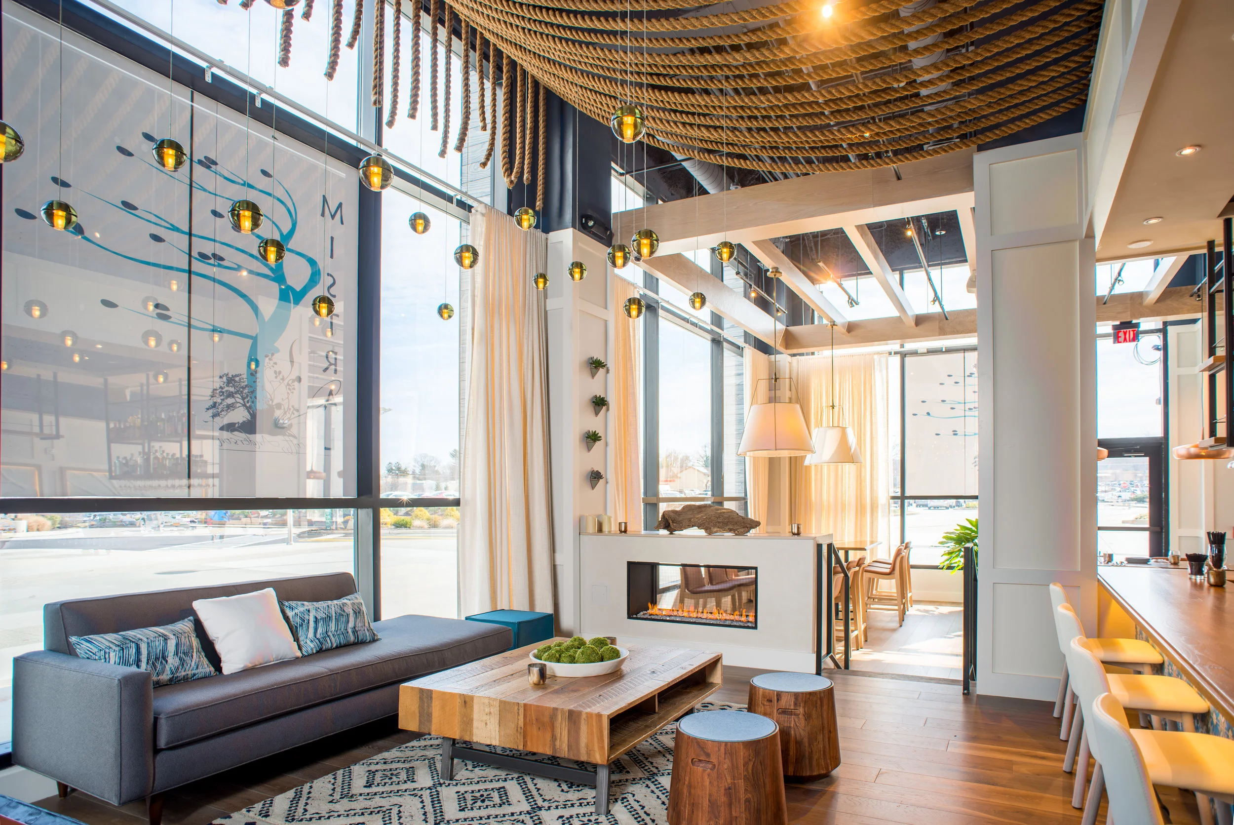 Casual Dining Area - Wide.jpg