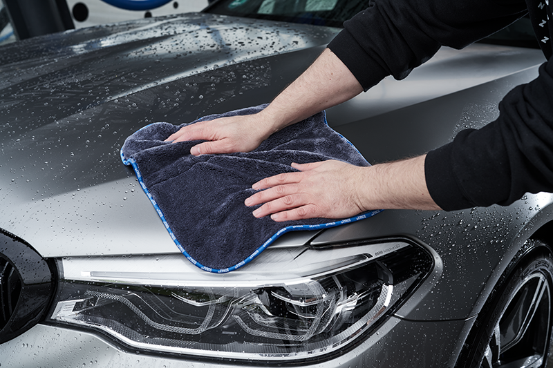 Komplette Fahrzeugreinigung – innen und außen