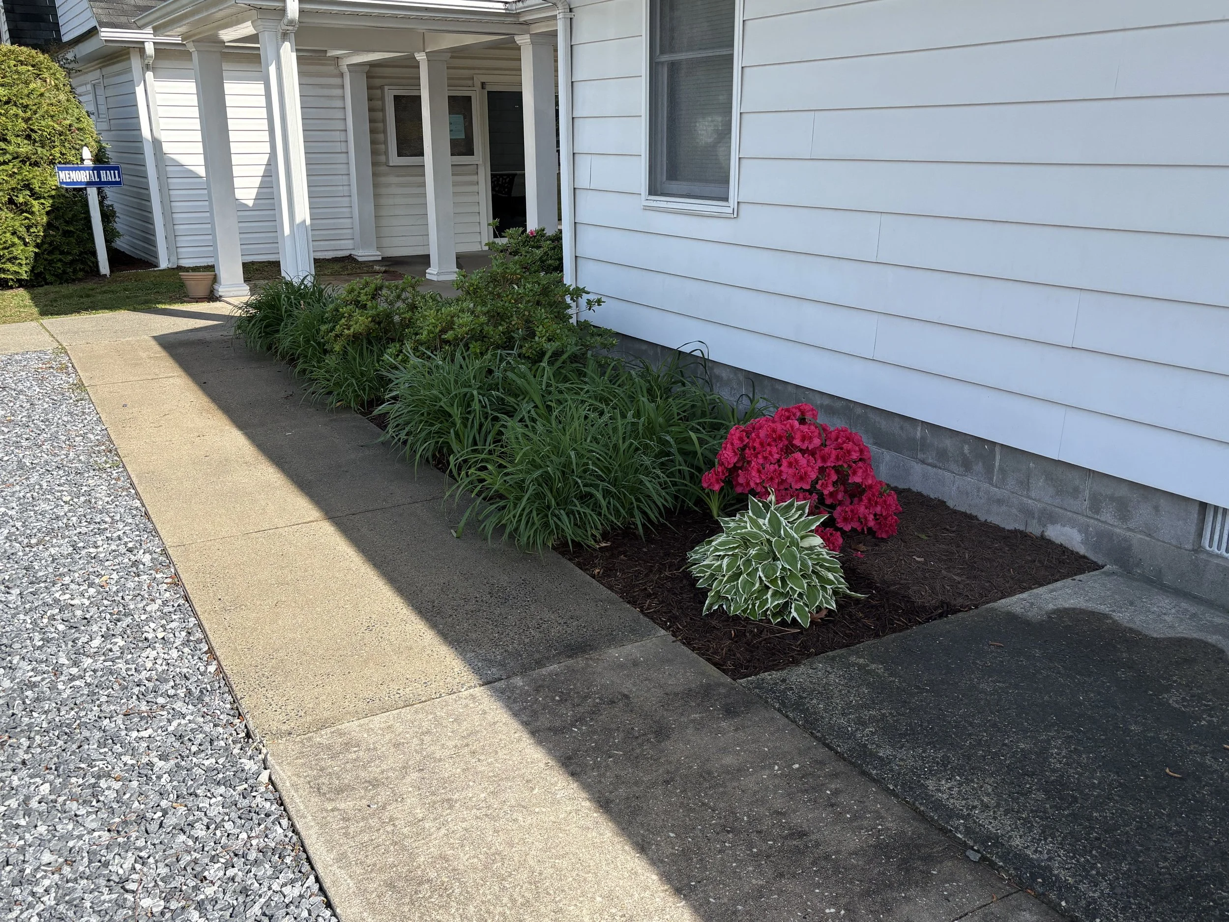 Front Porch Bed — Delaware