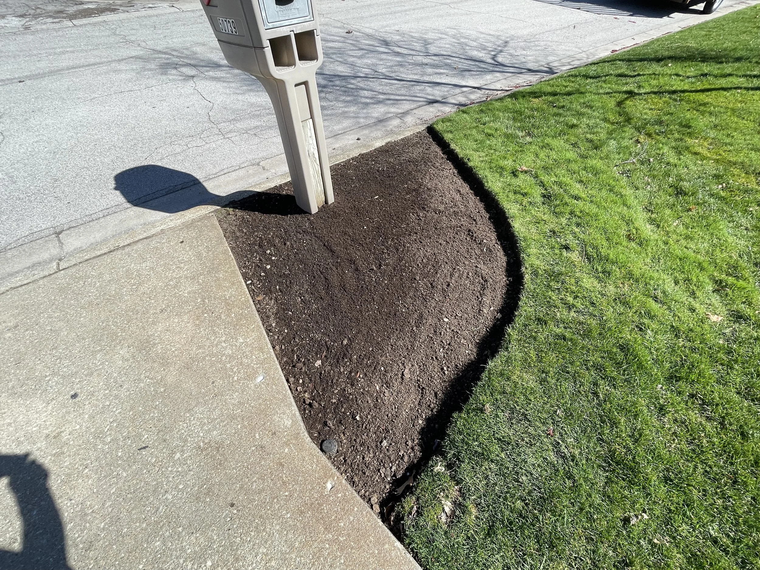 Lawn Edging &amp; Bed Cut — Delaware