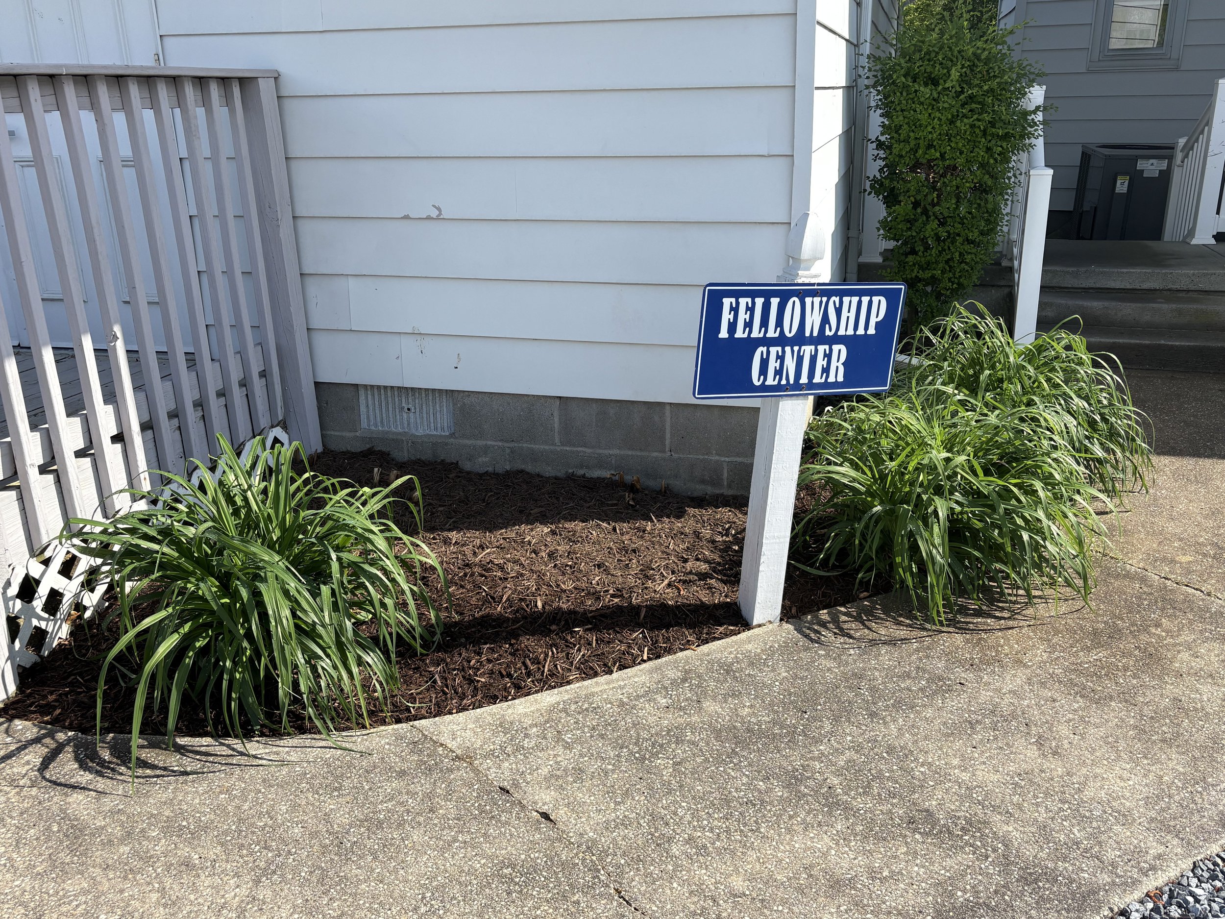 Commercial Landscaping Bed — Delaware