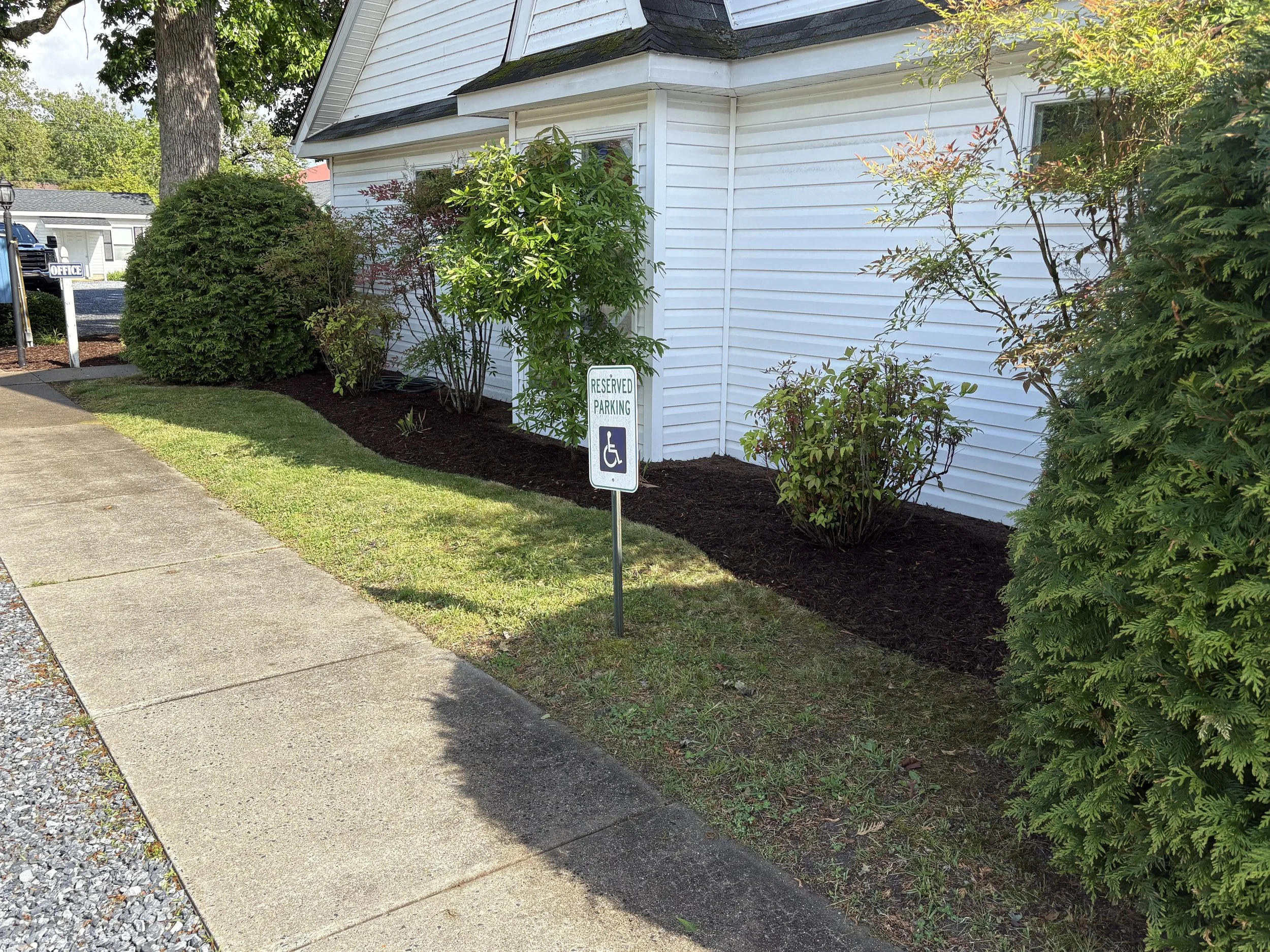 Walkway Shrub Bed — Southern Delaware