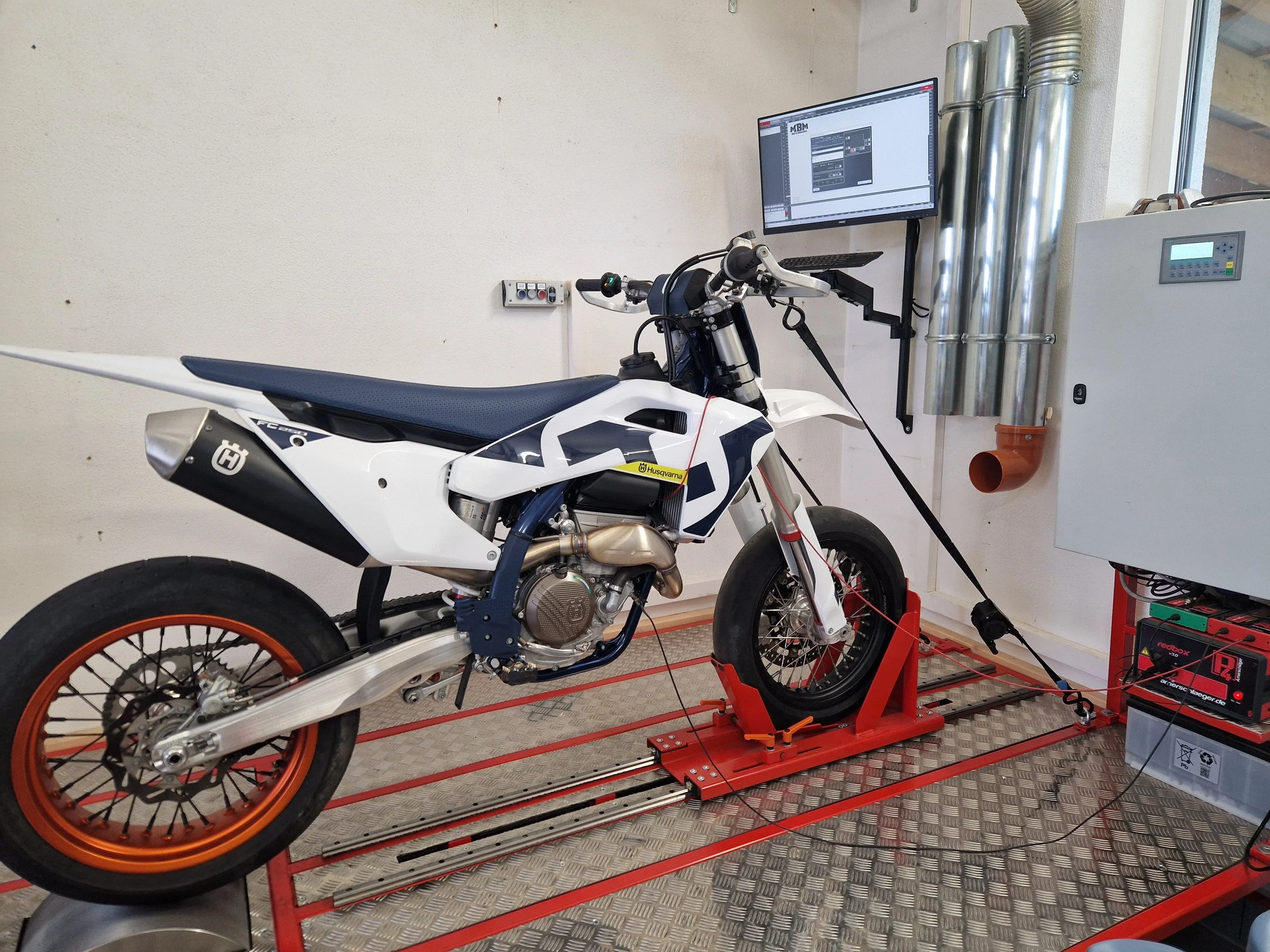 Supermoto Umbau - Abstimmung am P4 Prüfstand