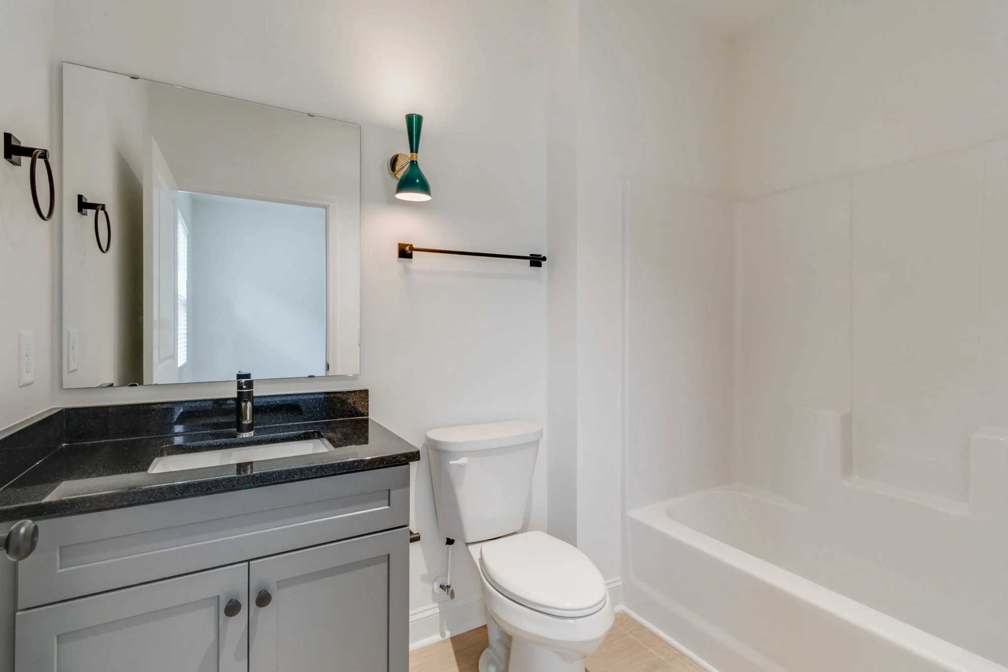 37-web-or-mls-2023 05 30 - 1410 Barnwell St-Columbia-37.jpg