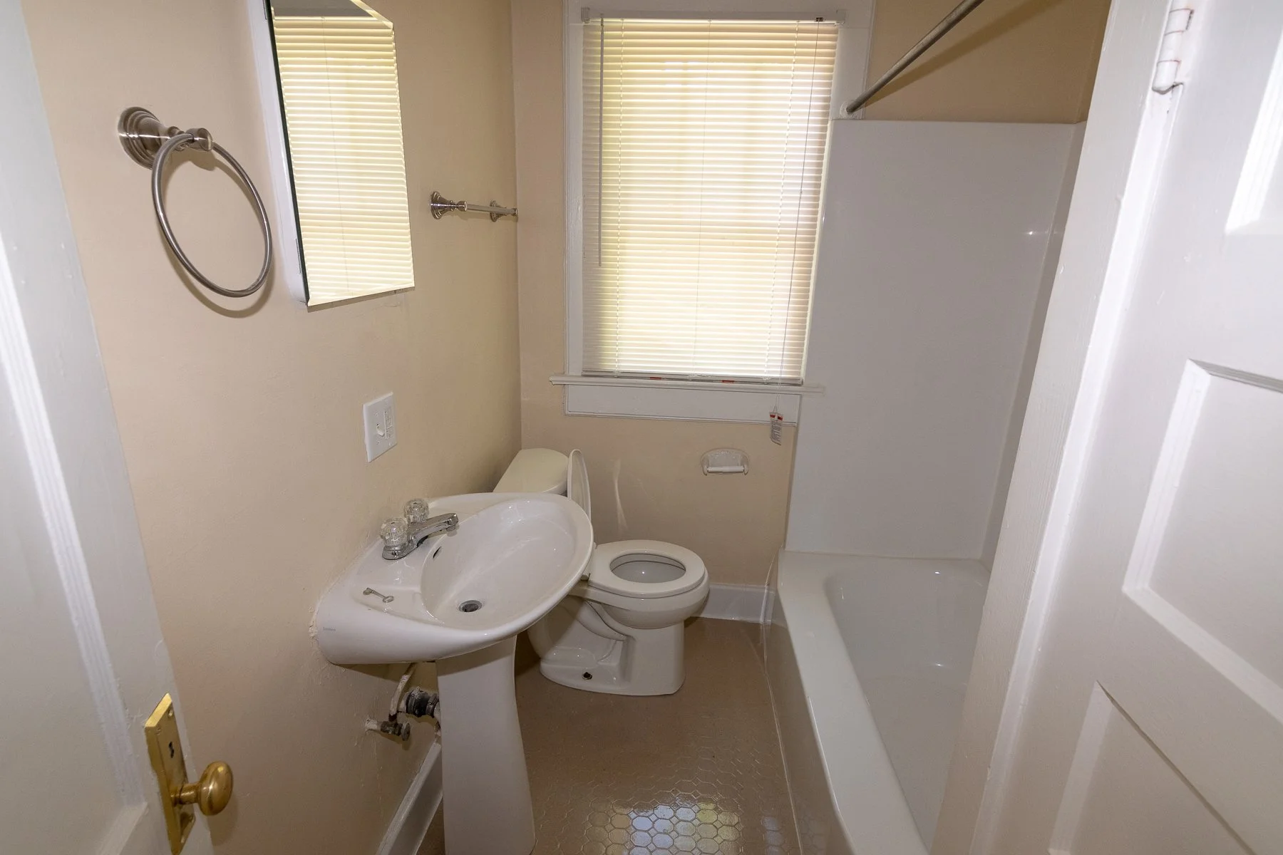 1723 Wheat downstairs bath 1.jpg