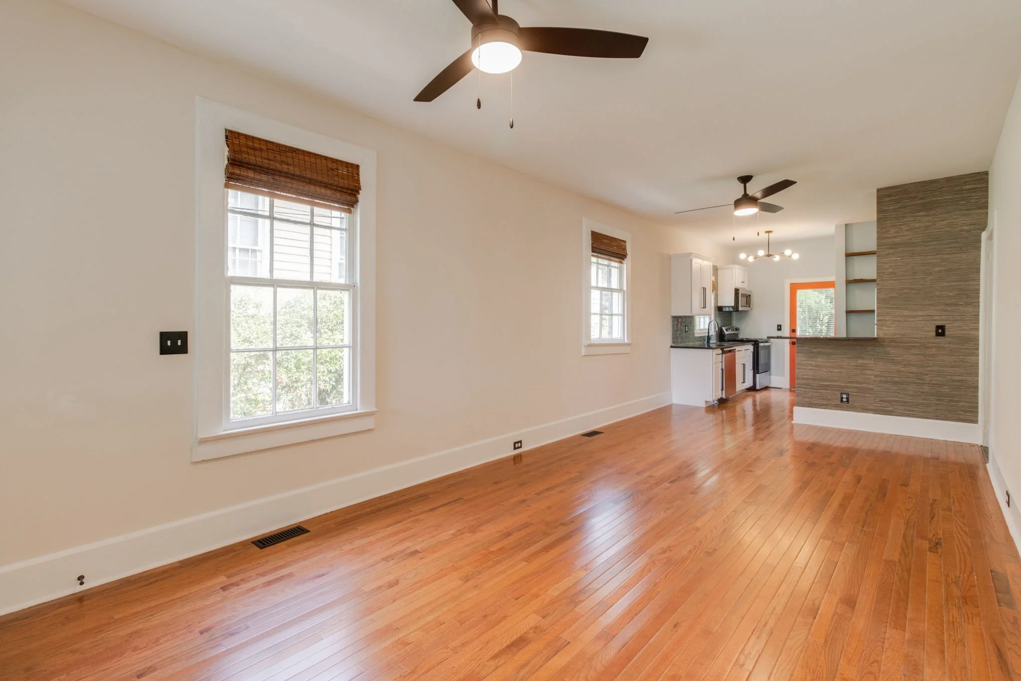 8-web-or-mls-2025 05 09 - 808OakSt - Columbia-8.jpg