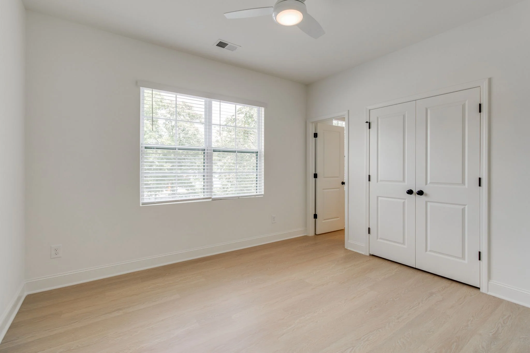 75-web-or-mls-2023 05 30 - 1410 Barnwell St-Columbia-75.jpg