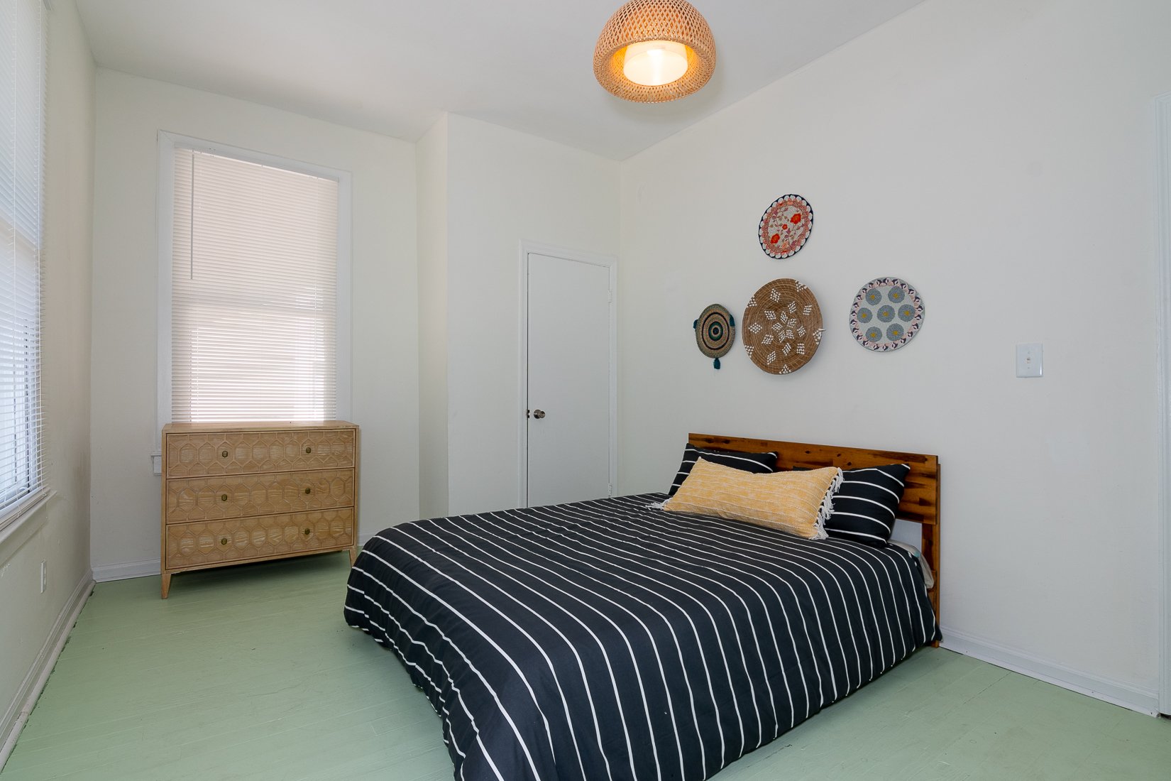 2319 Lee Upstairs bed 5_2.jpg