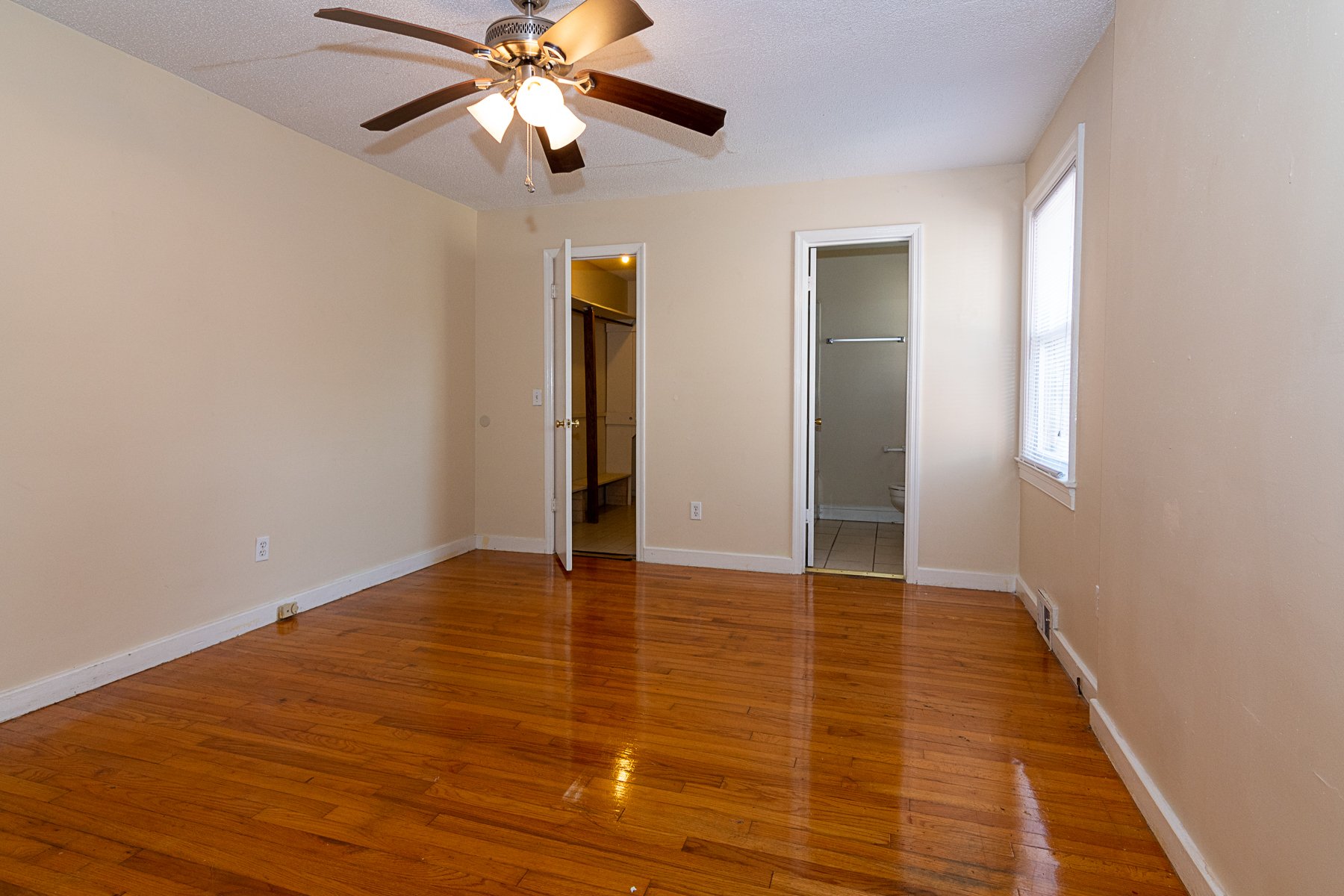 Honeysuckle Bedroom 2.jpg