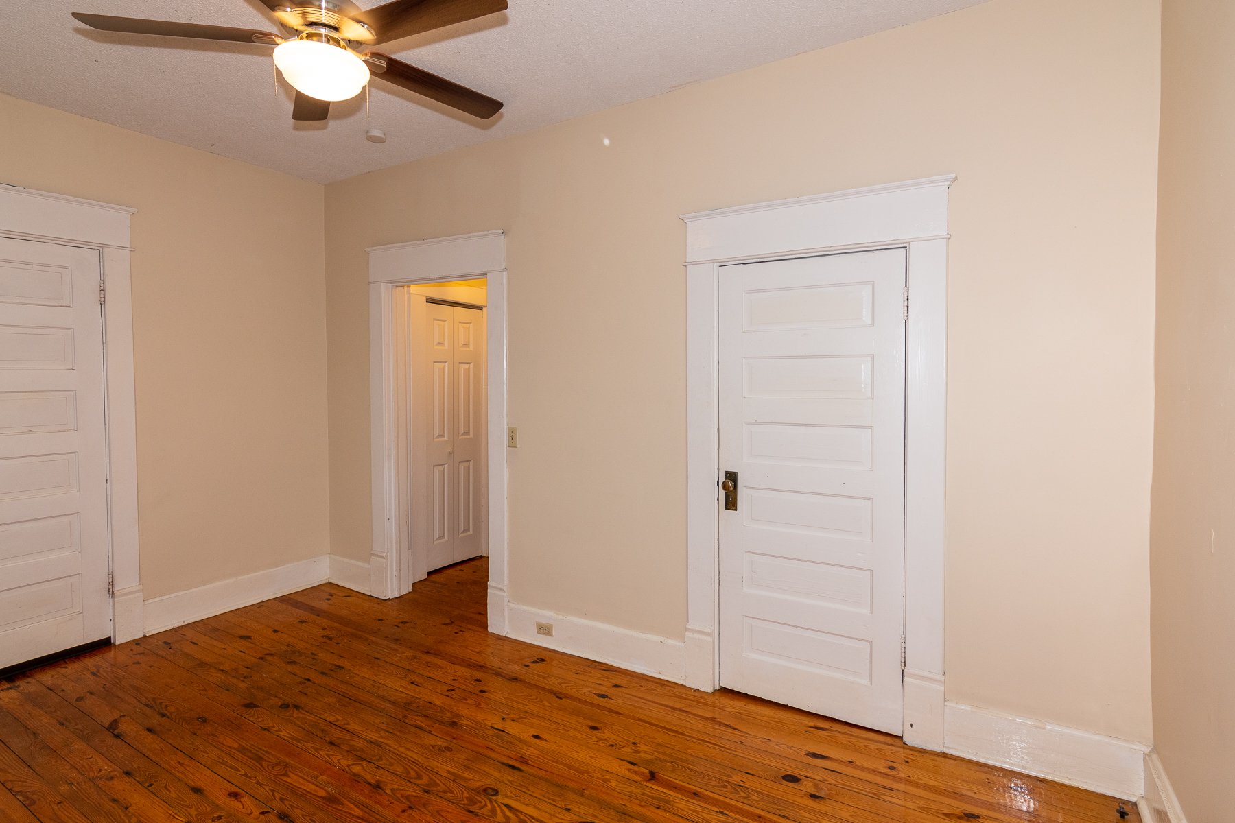 825 King Bed 2_2.jpg