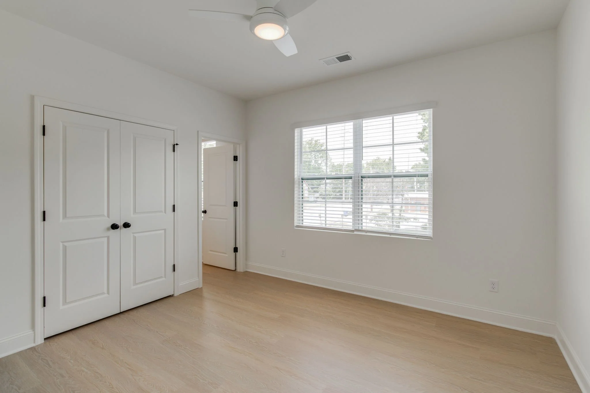 62-web-or-mls-2023 05 30 - 1410 Barnwell St-Columbia-62.jpg