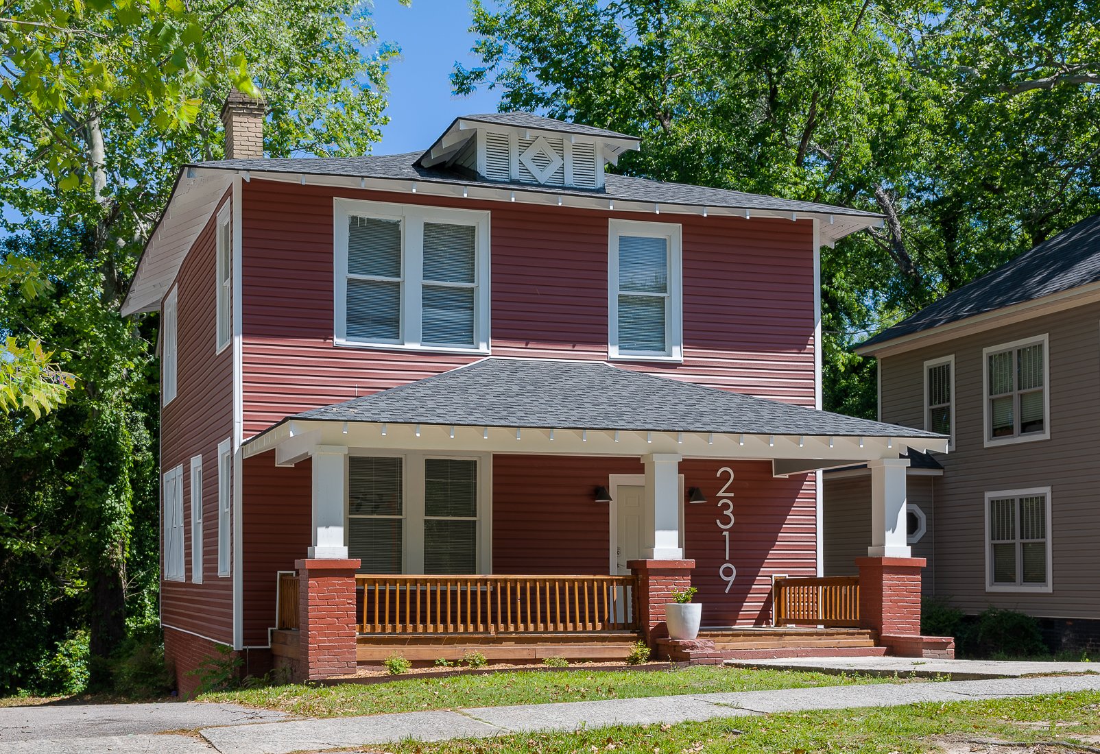2319 Lee Front.jpg