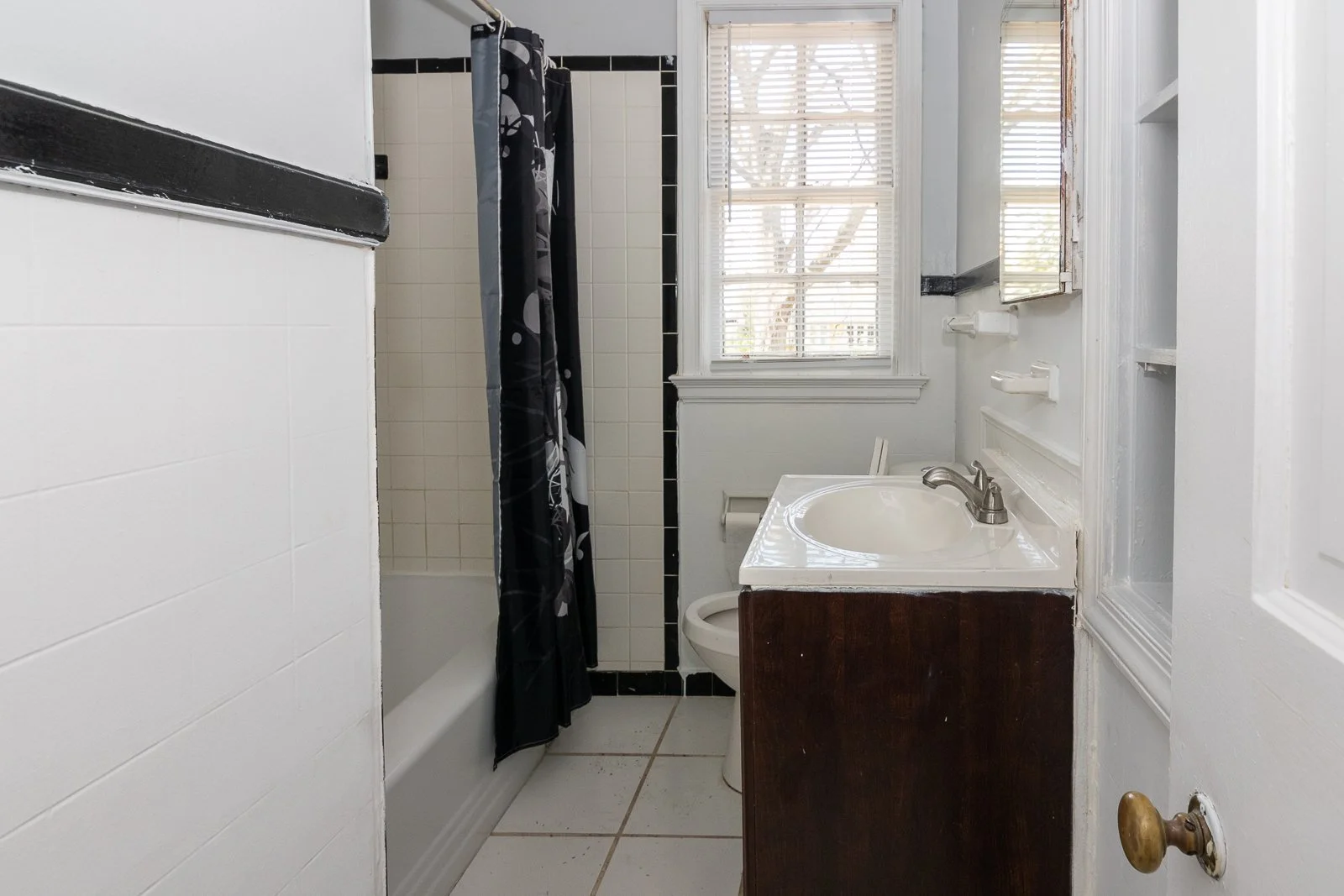 531 Bath.jpg