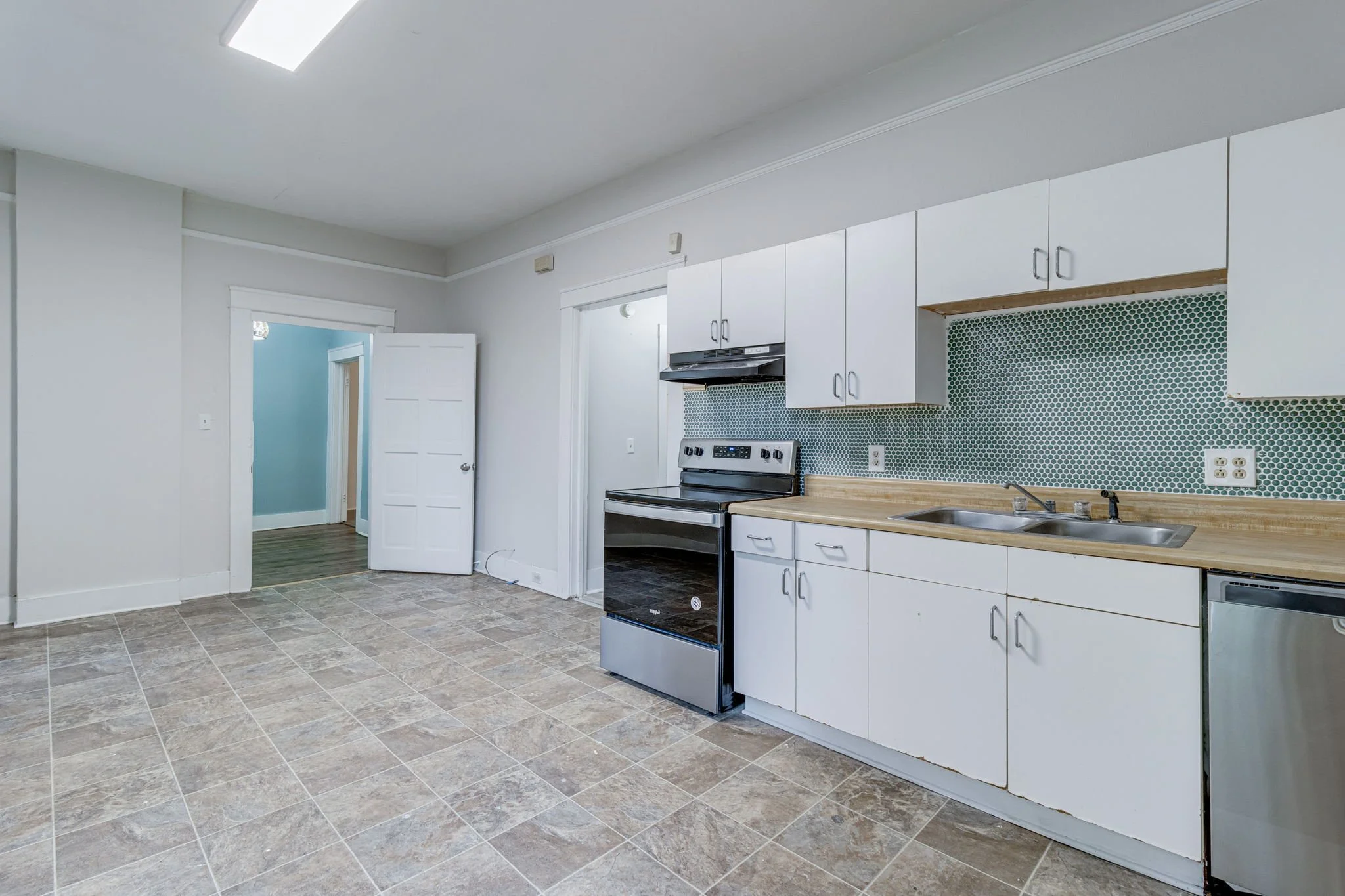 10-web-or-mls-2021 08 04 - 1109PriceAve-Columbia-10.jpg