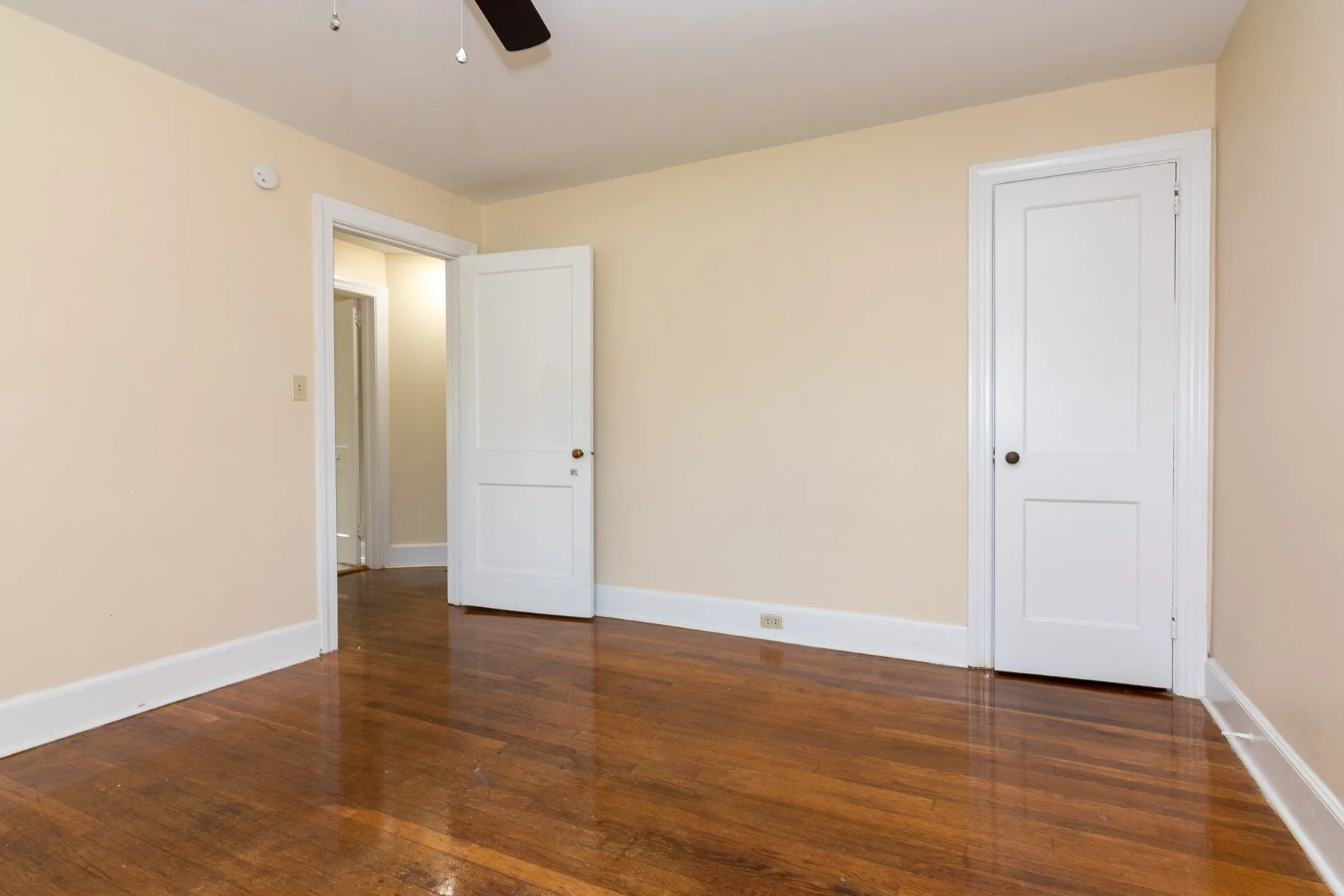 605 Saluda Bedroom 1_3.jpg