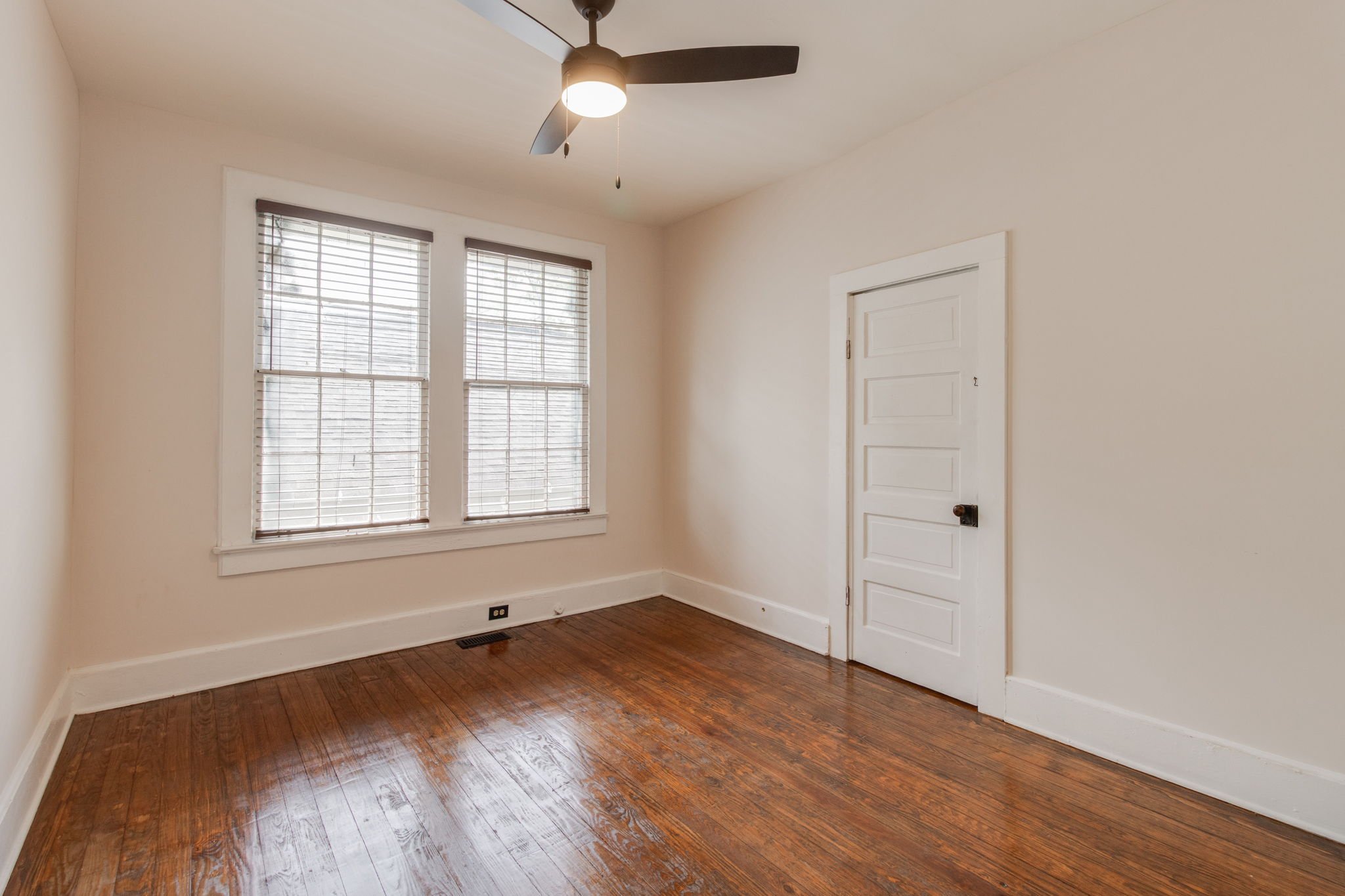 14-web-or-mls-2025 05 09 - 808OakSt - Columbia-14.jpg