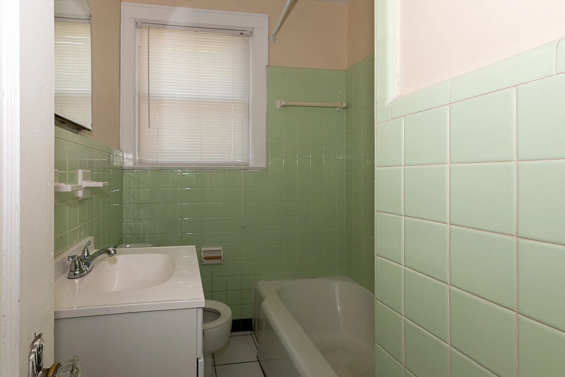 Virginia Bathroom.jpg