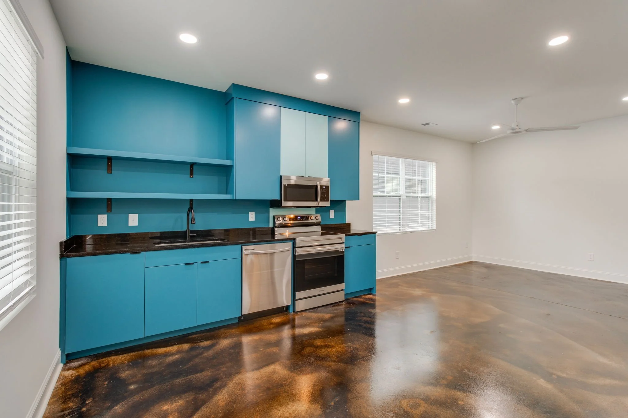 6-web-or-mls-2023 05 30 - 1410 Barnwell St-Columbia-6.jpg