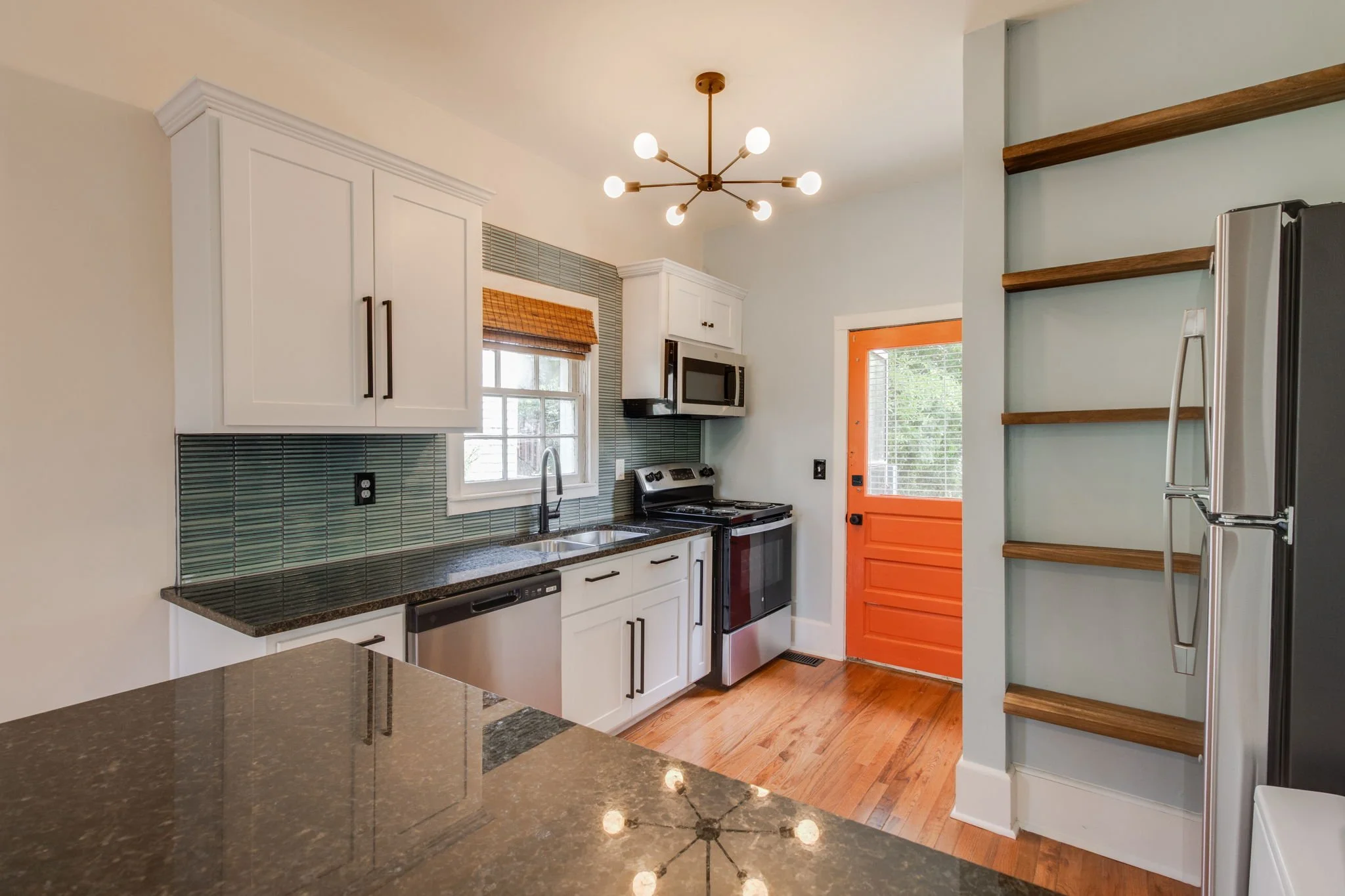 9-web-or-mls-2025 05 09 - 808OakSt - Columbia-9.jpg